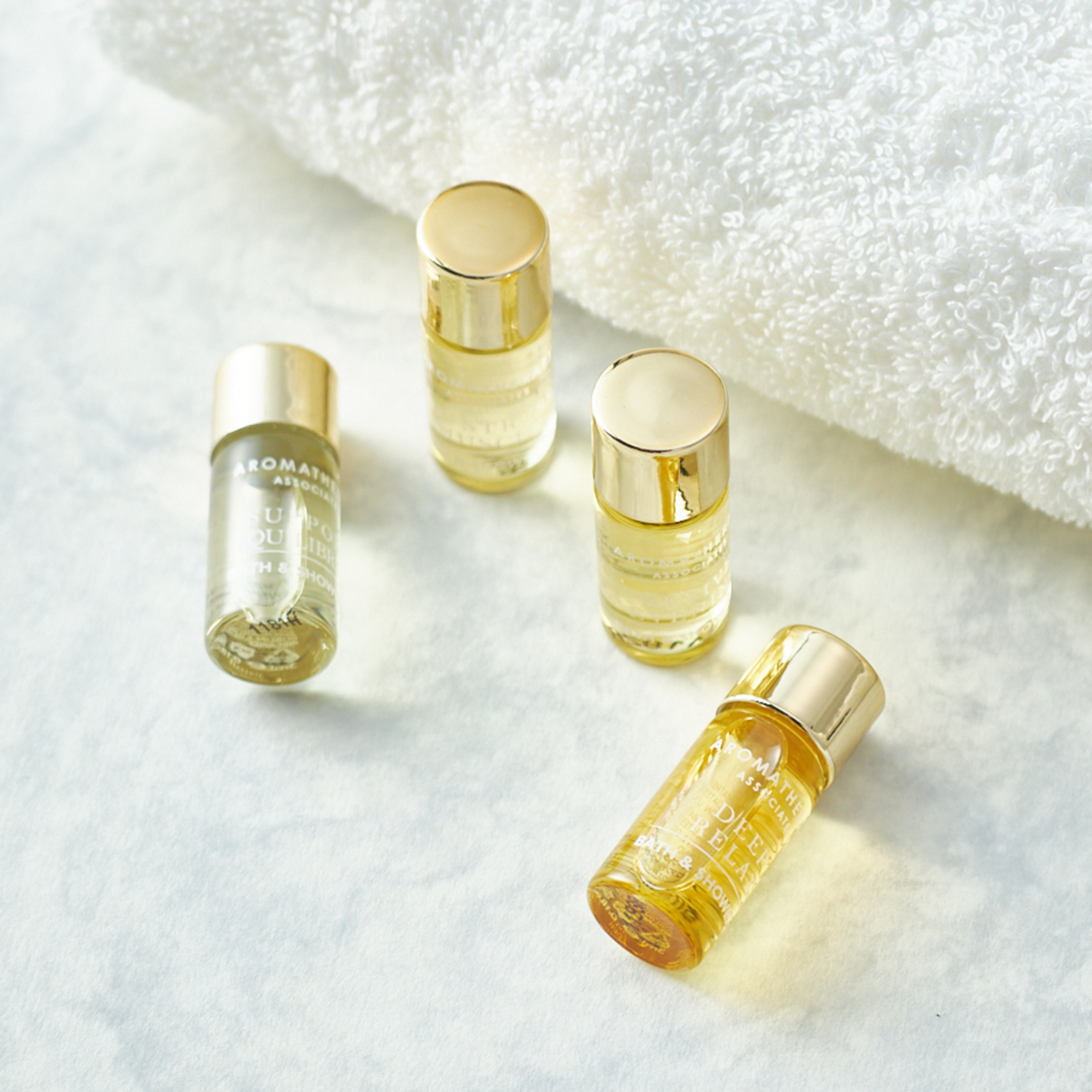 【名入れ/クリスマス限定ボックス付】カシミヤ100%マフラーとミニチュアバスオイルコレクションセット