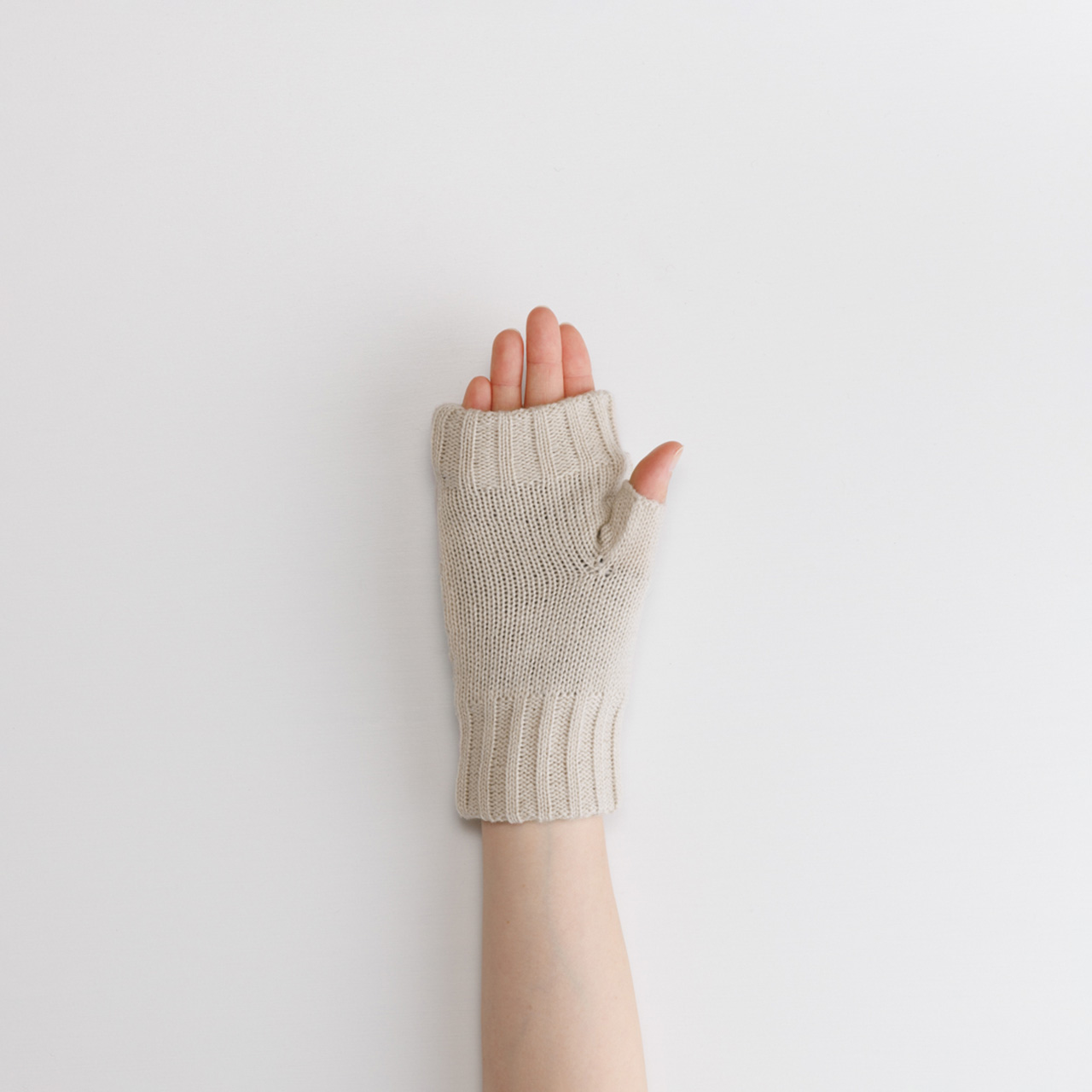 【WOMEN】フード付きケーブルニットグローブ