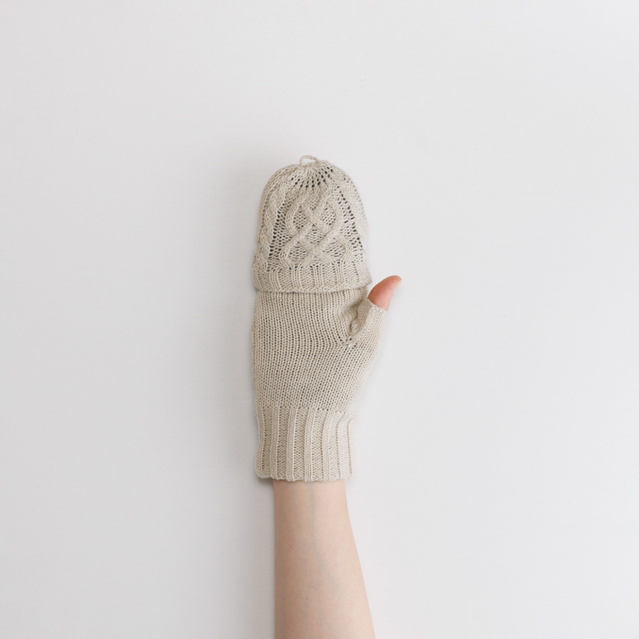 【WOMEN】フード付きケーブルニットグローブ
