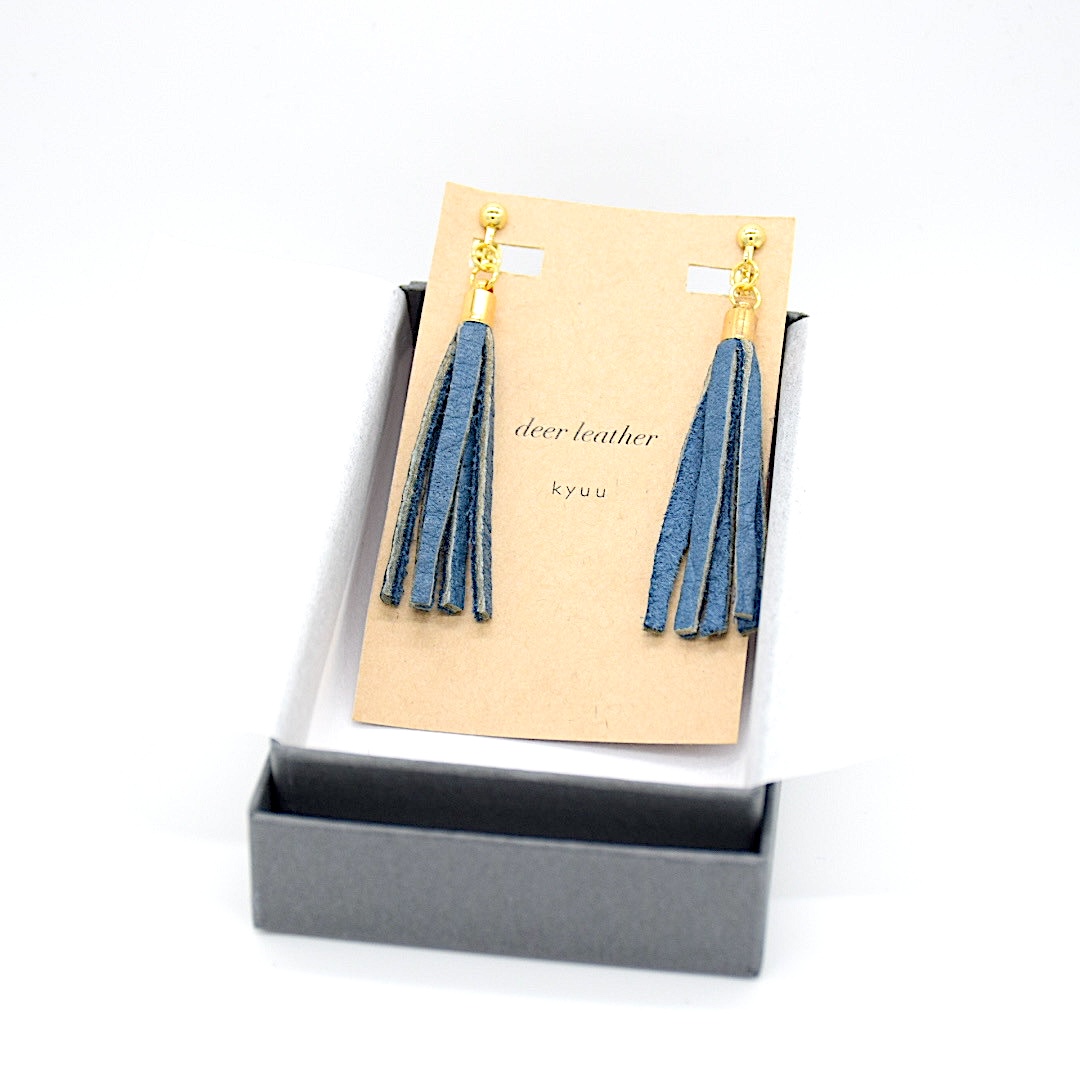 deer leather　タッセルイヤリング〈全4色〉