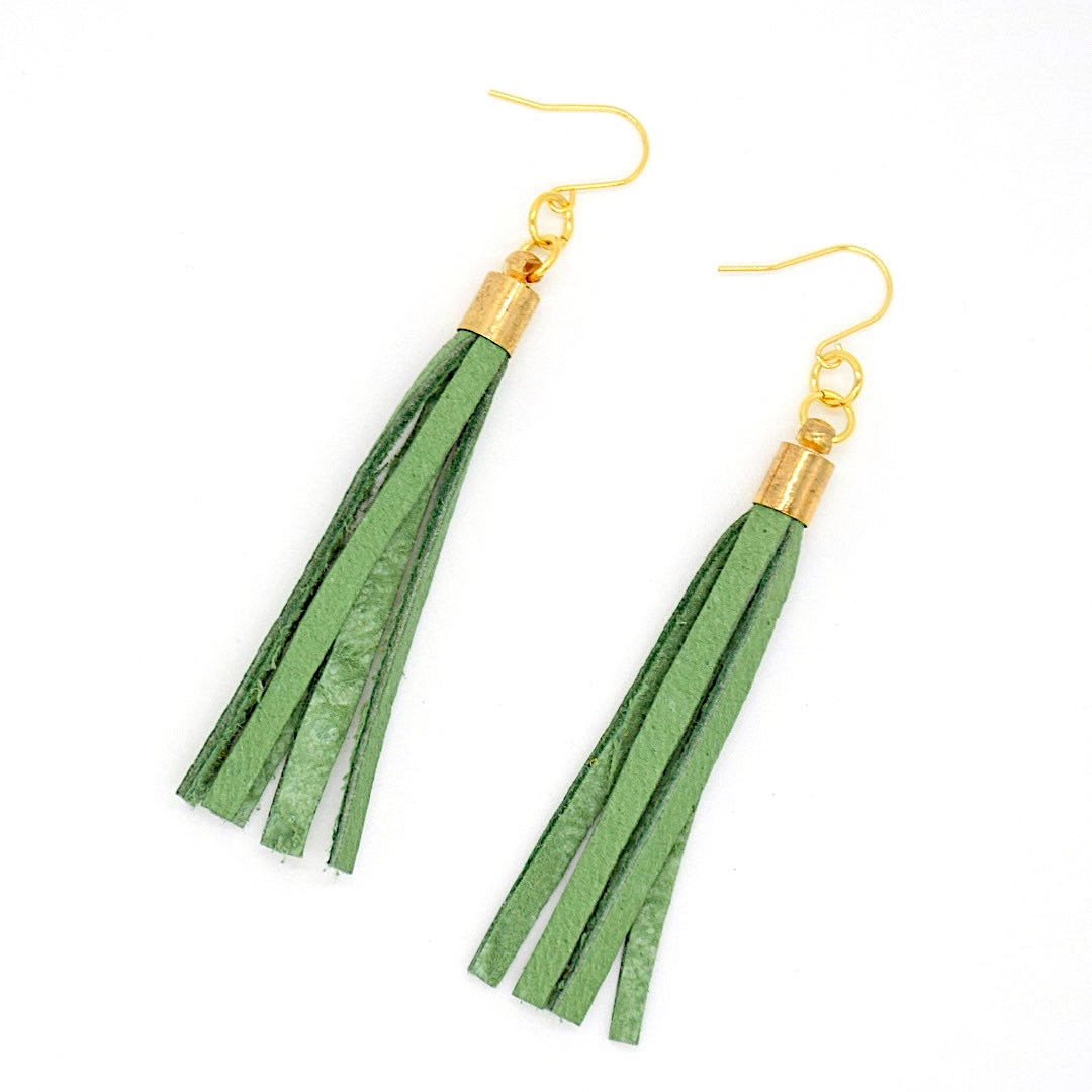 deer leather　タッセルピアス〈全4色〉