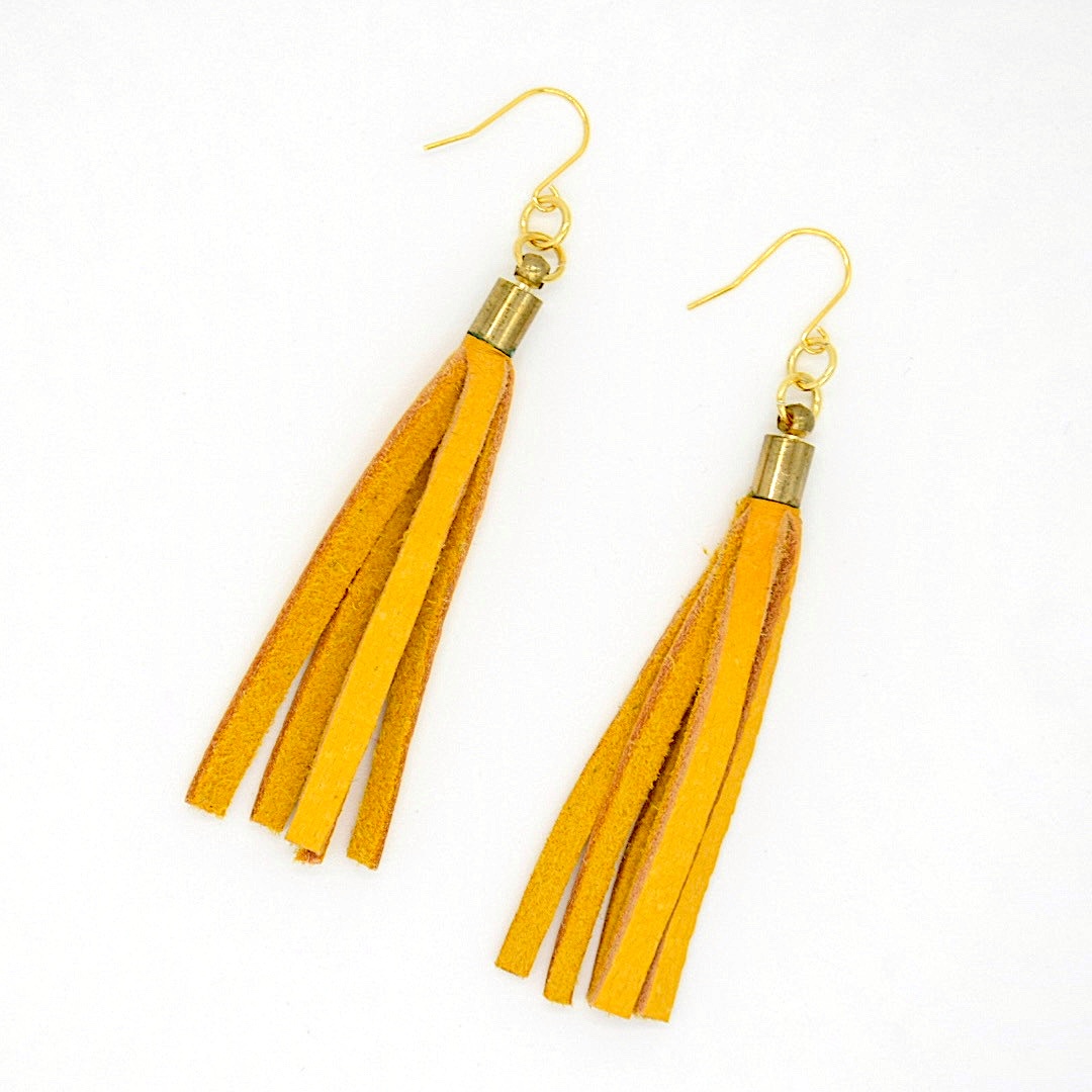 deer leather　タッセルピアス〈全4色〉