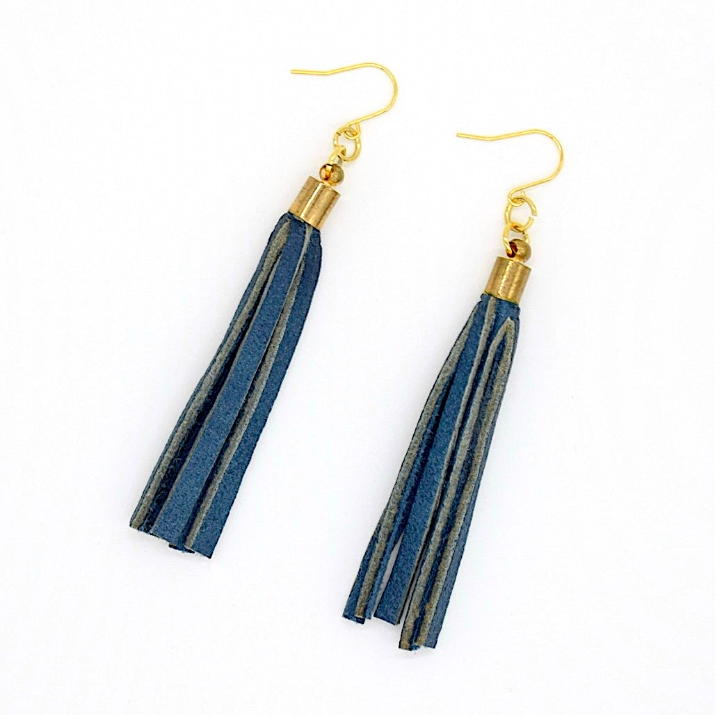 deer leather　タッセルピアス〈全4色〉