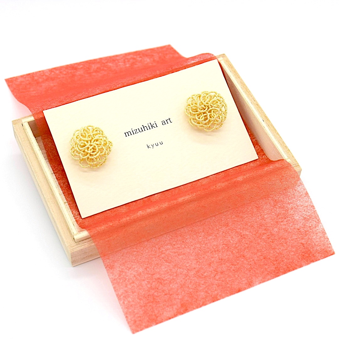 mizuhiki art　ピンポンマムピアス