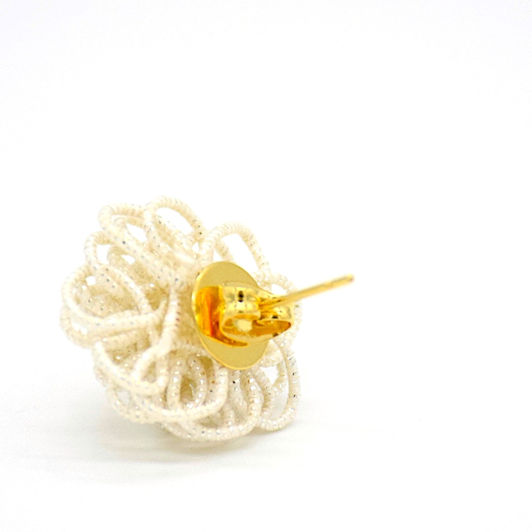 mizuhiki art　ピンポンマムピアス