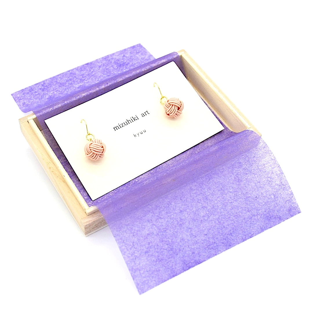 mizuhiki art 玉ピアス(桃)