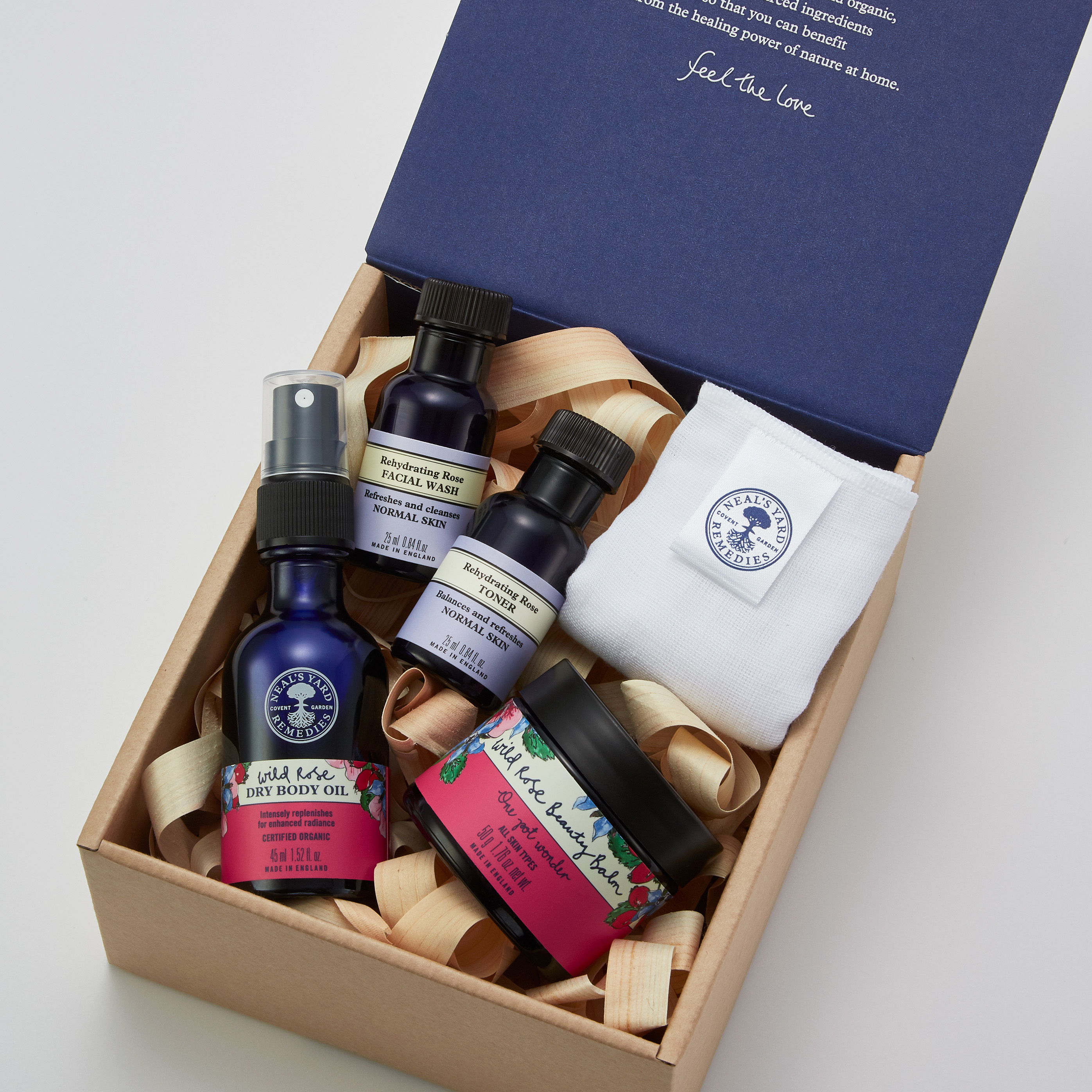 クリスマス・数量限定】ワイルドローズラディアンスコレクション | NEAL'S YARD REMEDIES（ニールズヤード  レメディーズ）のプレゼント・ギフト通販 | TANP（タンプ）