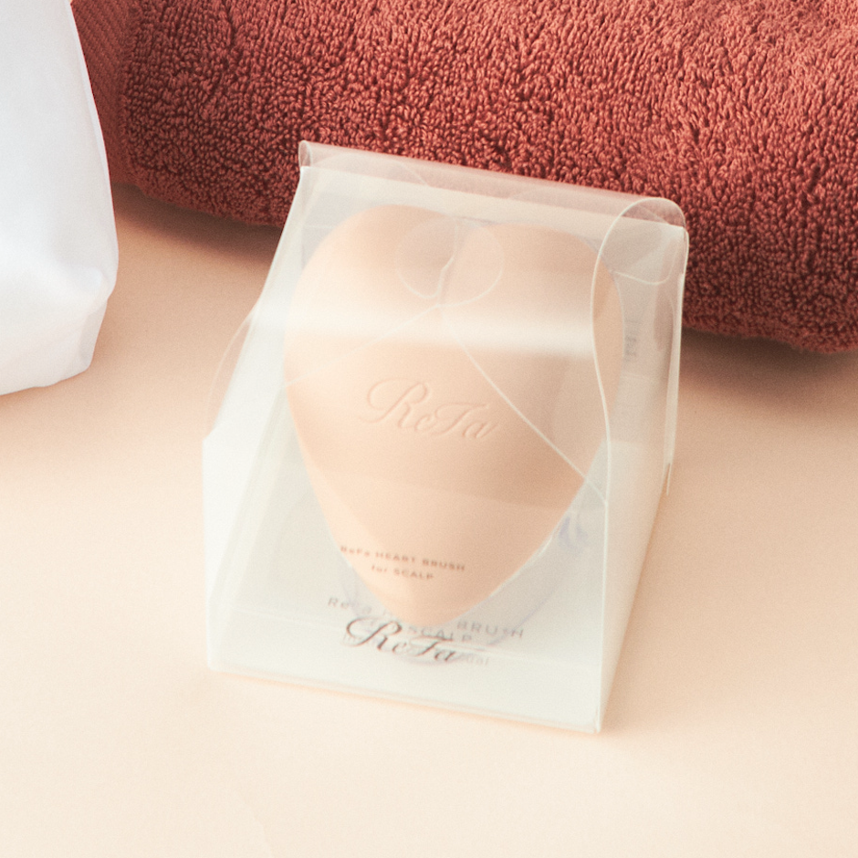 髪と頭皮を労る リファスカルプブラシ＆シャンプートリートメントセット