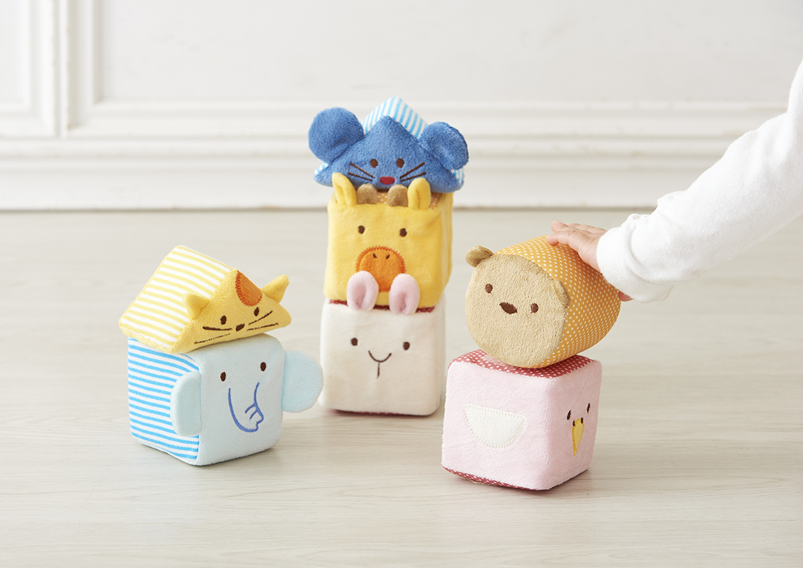 【名入れ】ママがうれしい！おむつストッカー&ふわふわアニマルブロックセット