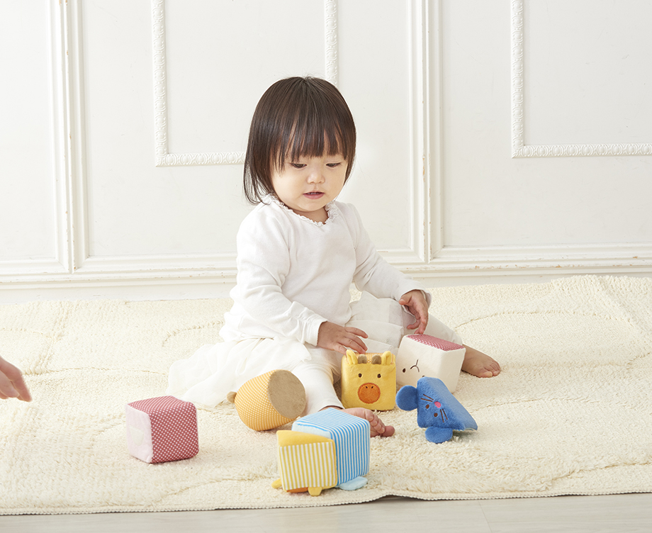 【名入れ】ママがうれしい！おむつストッカー&ふわふわアニマルブロックセット