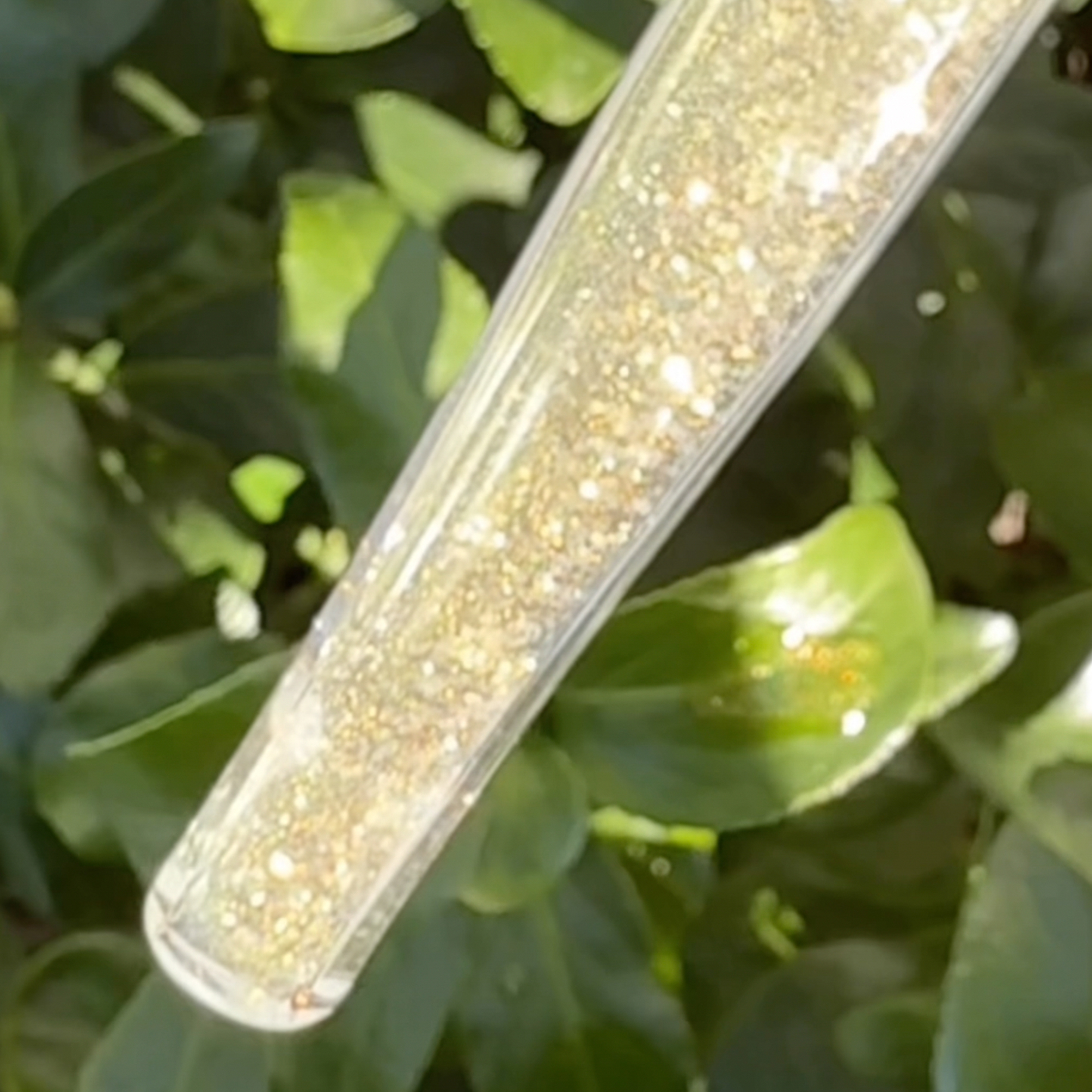 キラキラ輝く【ボディオイル】になる入浴剤