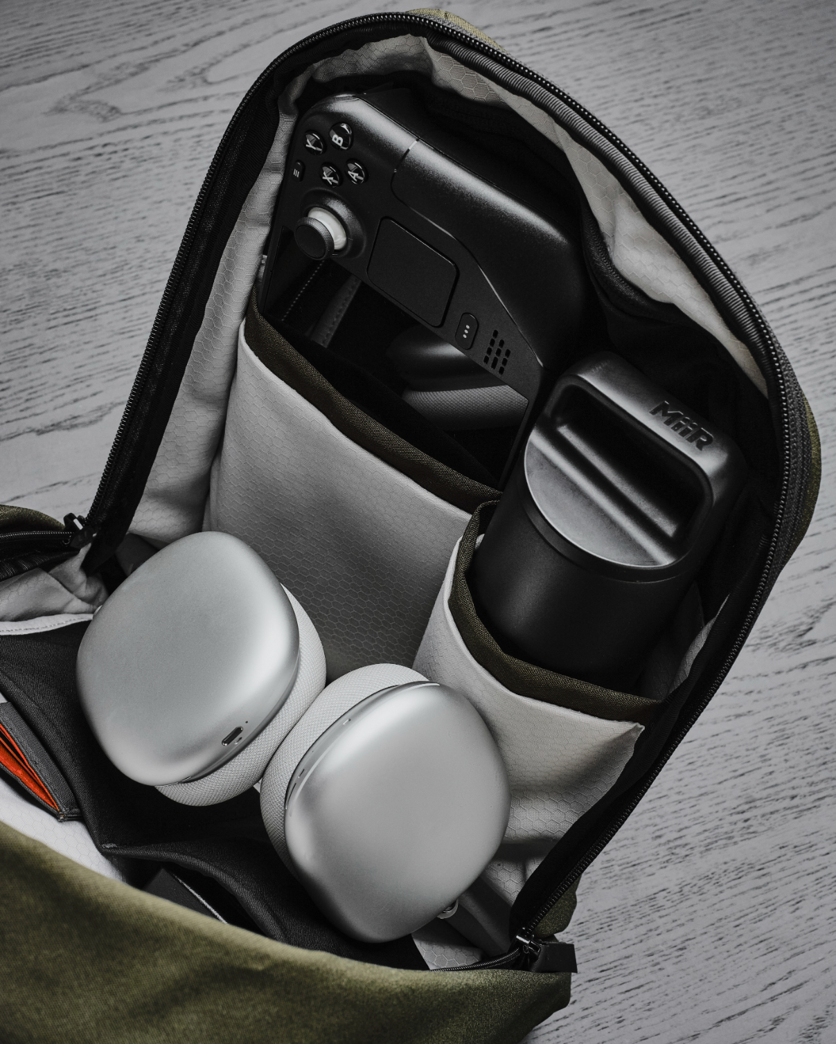 METRO BACKPACK リュックサック 12L｜PC収納可能