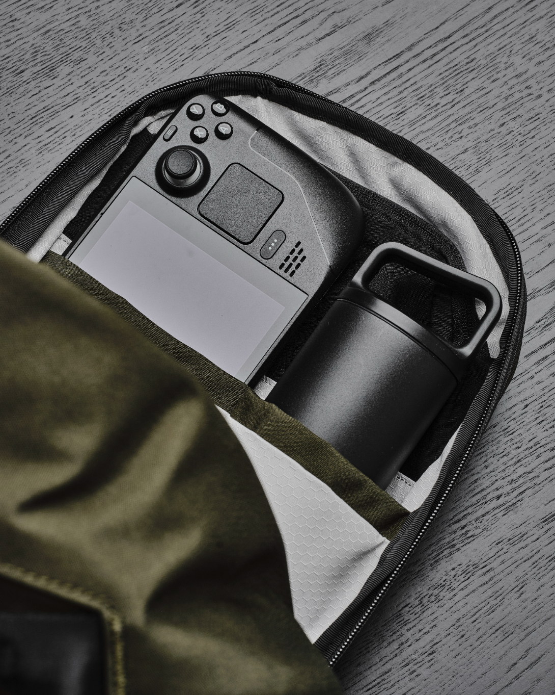 METRO BACKPACK リュックサック 12L｜PC収納可能