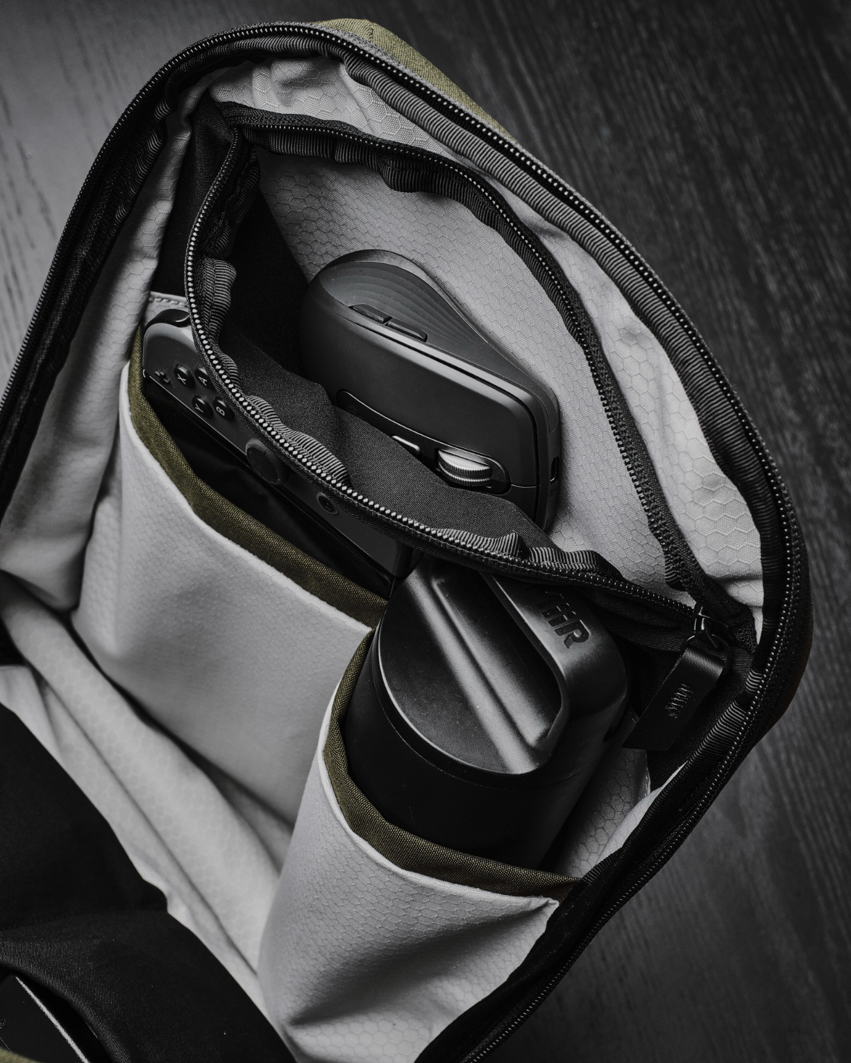 METRO BACKPACK リュックサック 12L｜PC収納可能