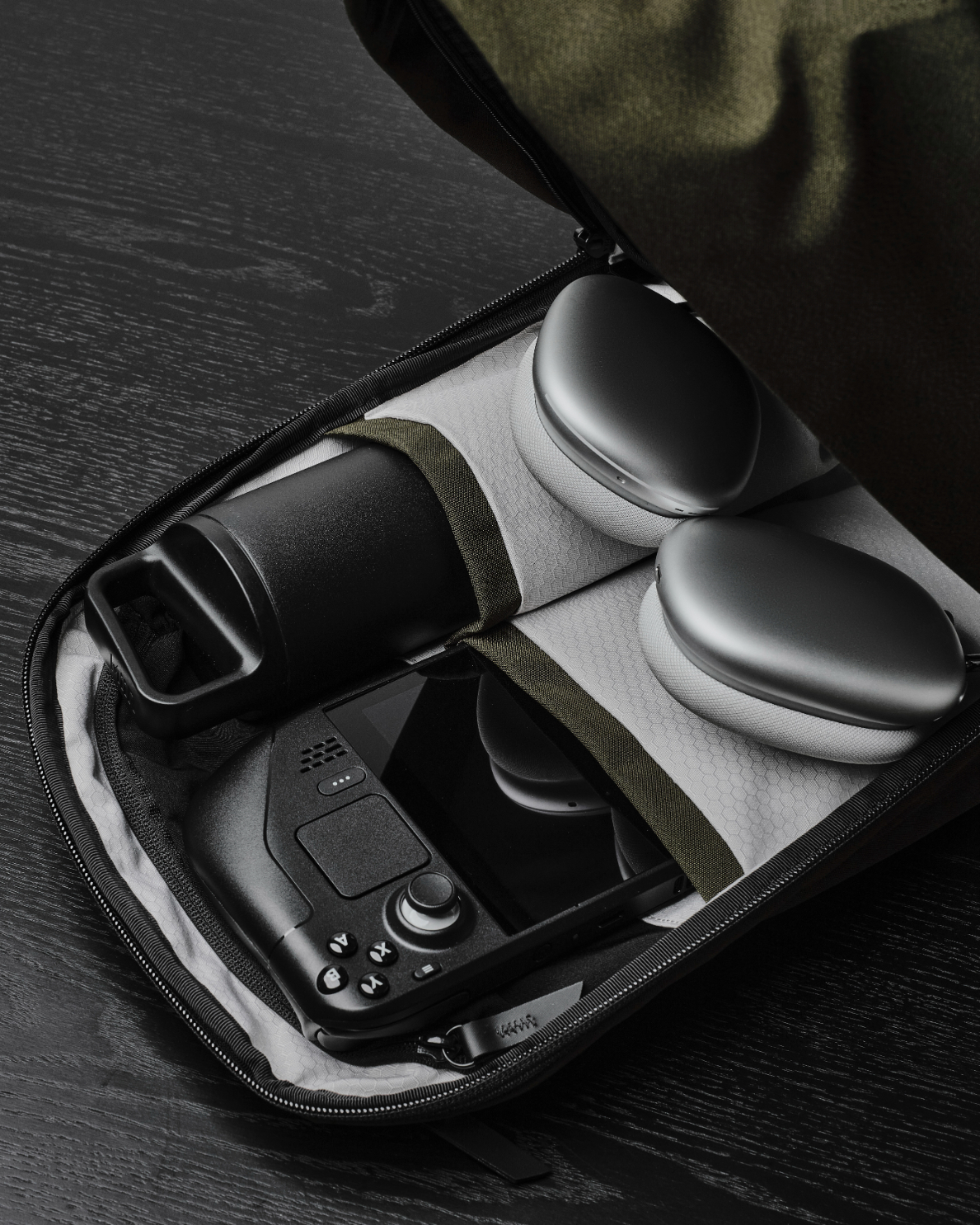 METRO BACKPACK リュックサック 12L｜PC収納可能