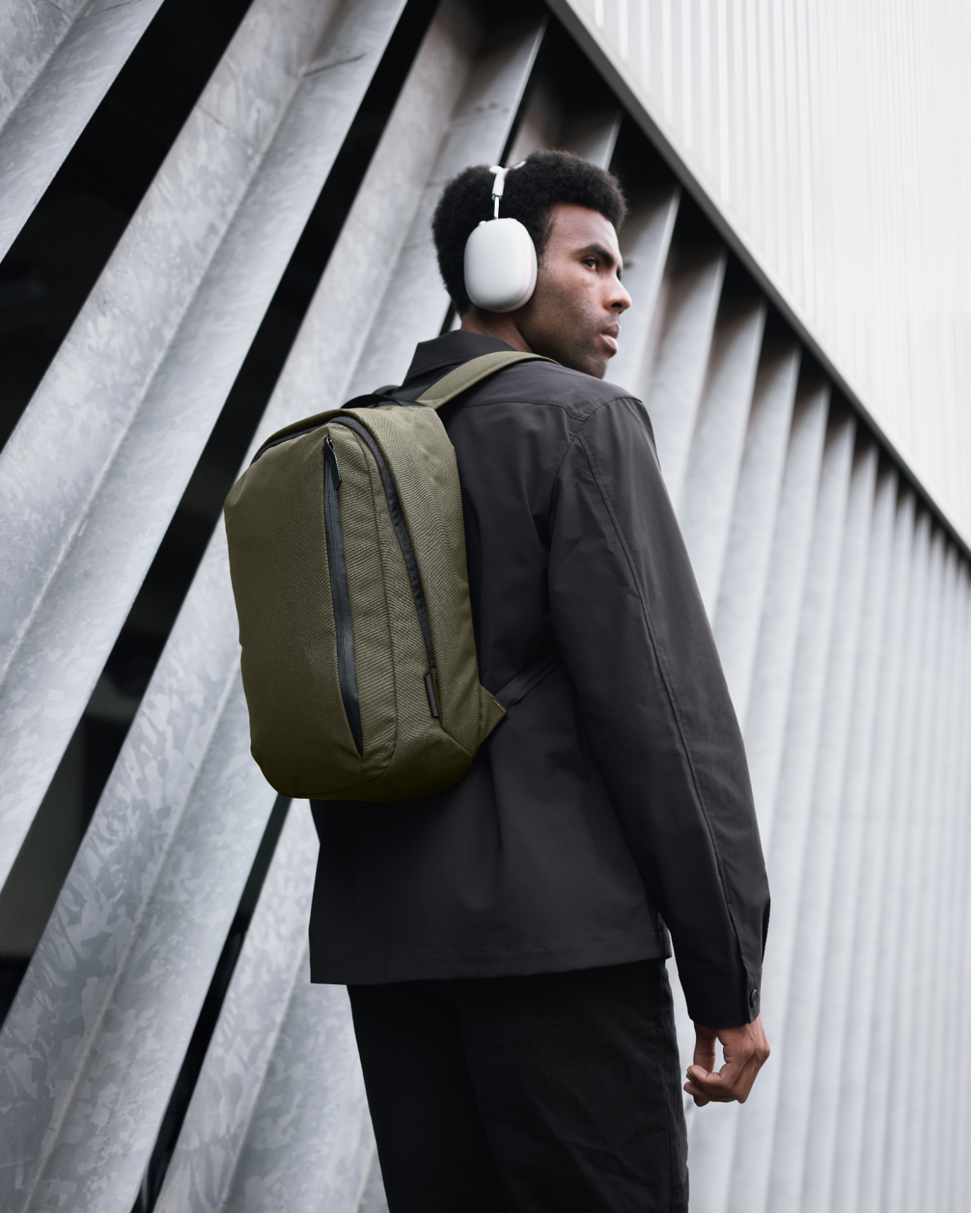 METRO BACKPACK リュックサック 12L｜PC収納可能