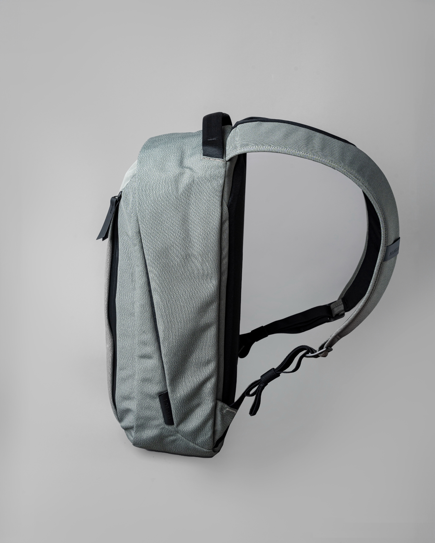 METRO BACKPACK リュックサック 12L｜PC収納可能