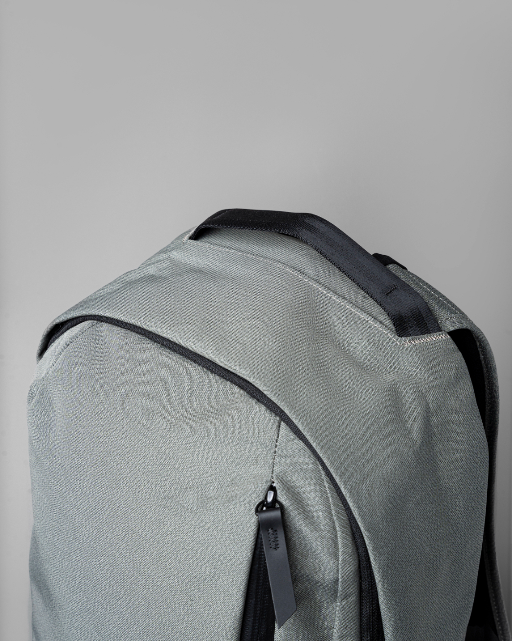 METRO BACKPACK リュックサック 12L｜PC収納可能