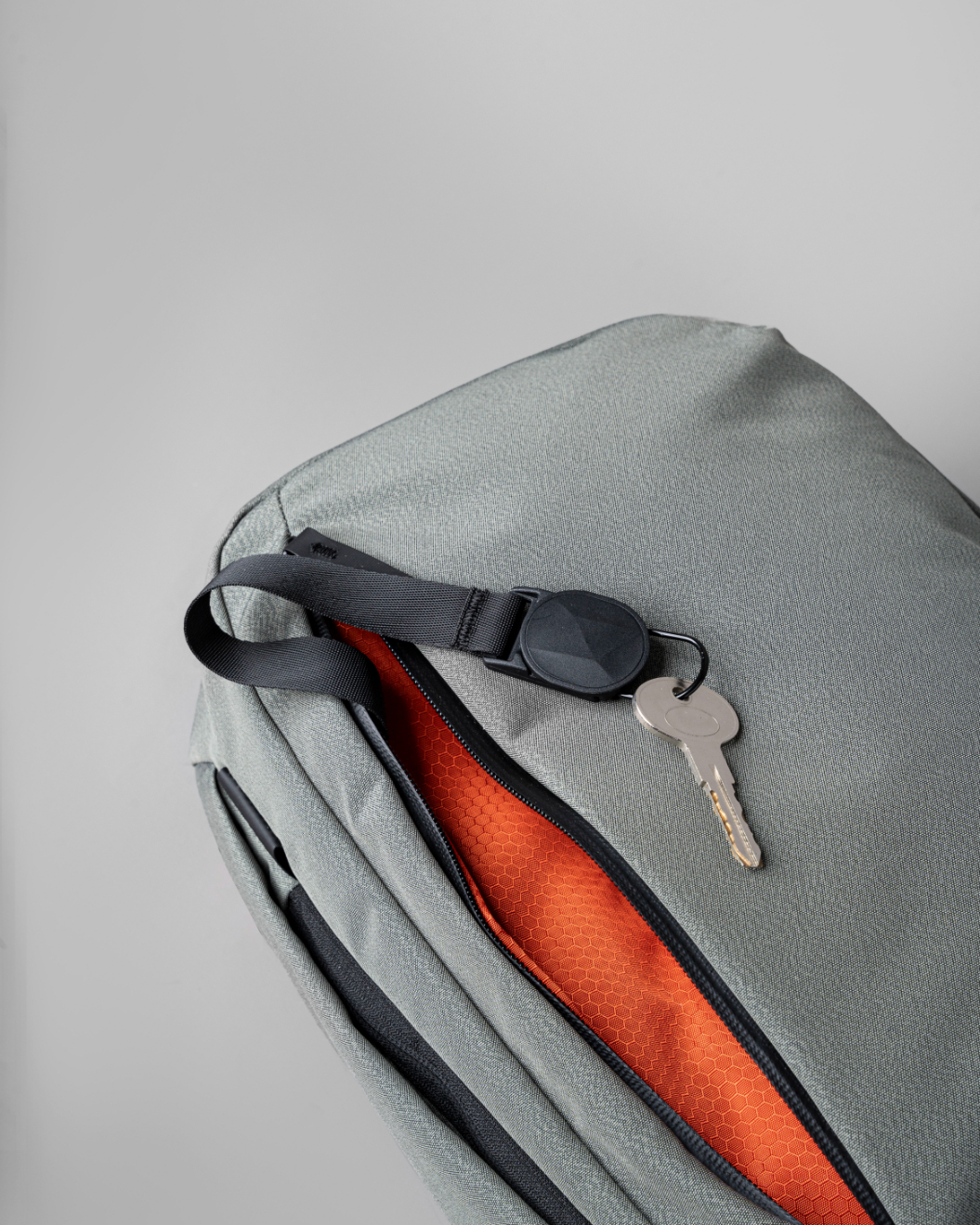 METRO BACKPACK リュックサック 12L｜PC収納可能