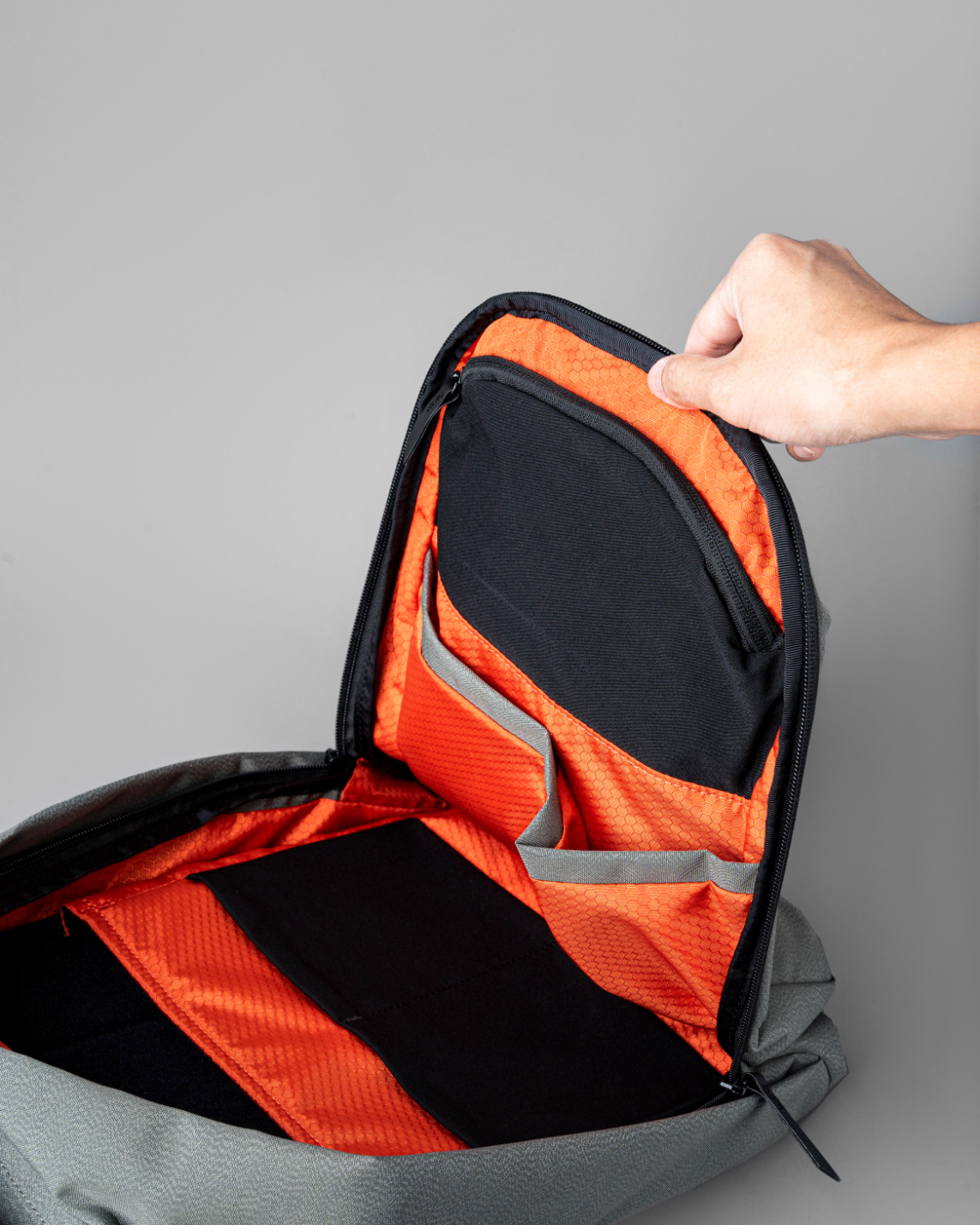 METRO BACKPACK リュックサック 12L｜PC収納可能