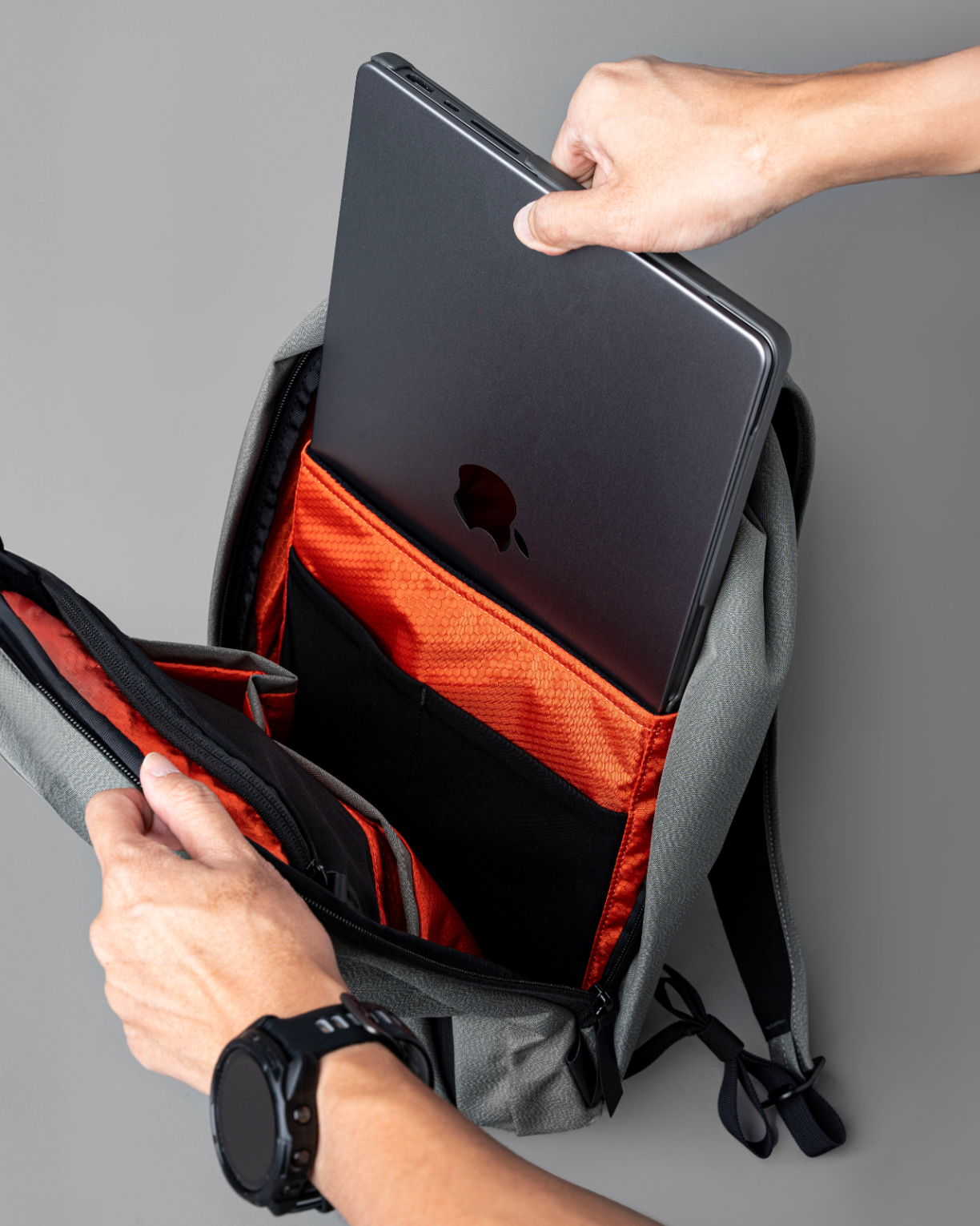 METRO BACKPACK リュックサック 12L｜PC収納可能