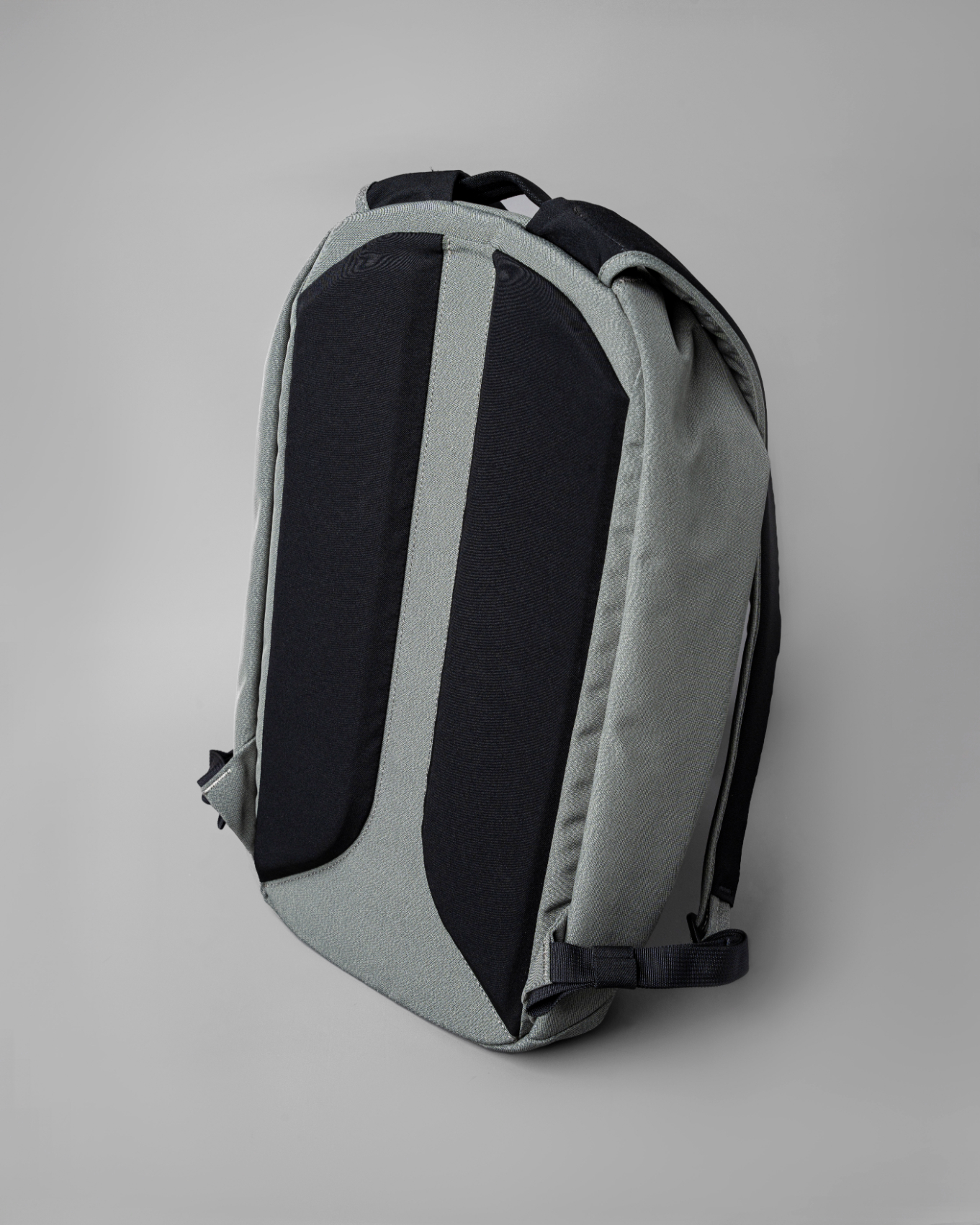 METRO BACKPACK リュックサック 12L｜PC収納可能