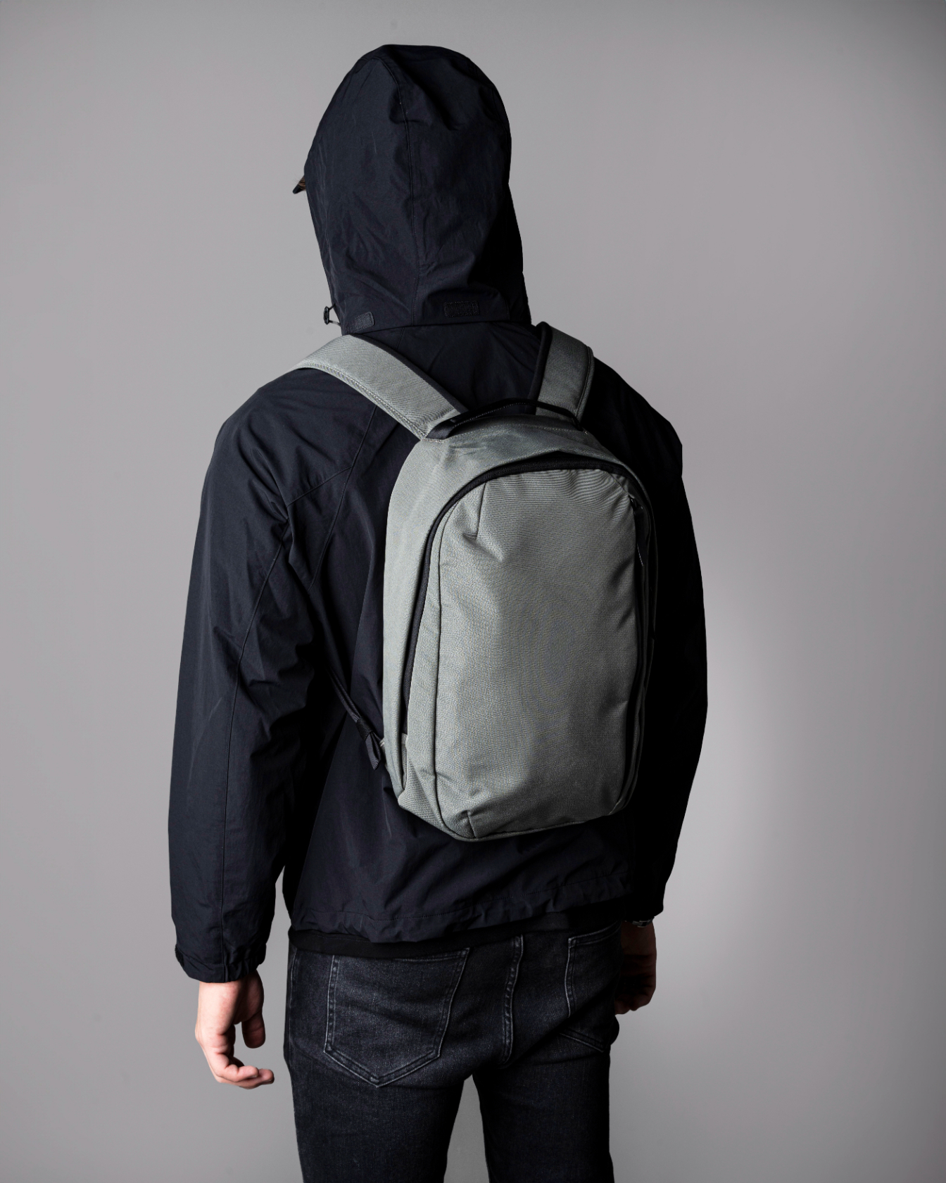 METRO BACKPACK リュックサック 12L｜PC収納可能