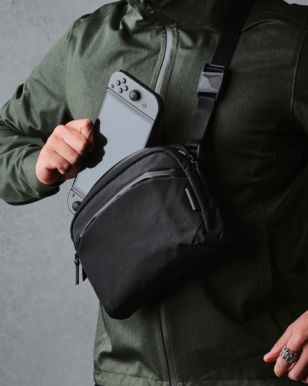 FLIGHT SLING スリングボディバッグ《防水》