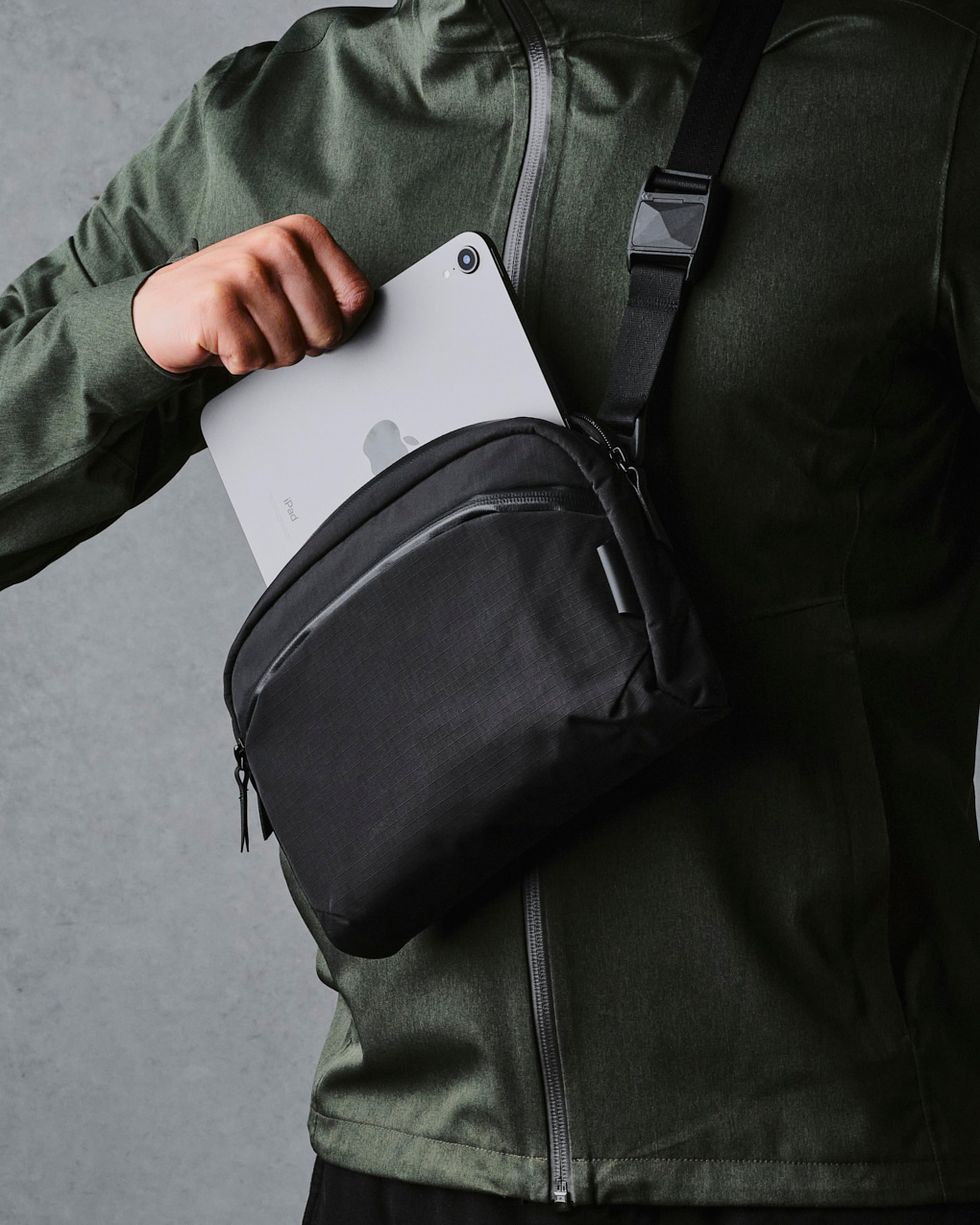 FLIGHT SLING スリングボディバッグ《防水》