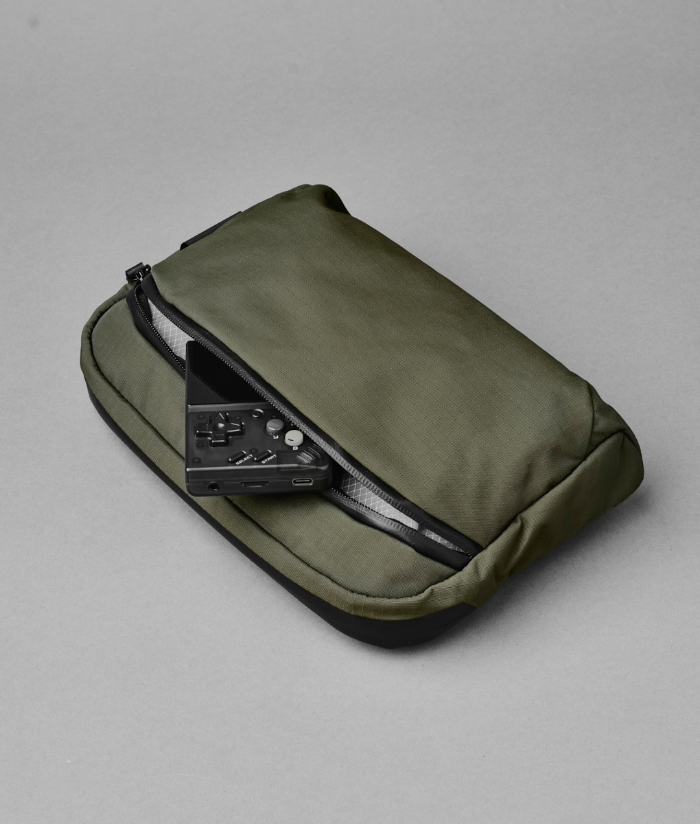 FLIGHT SLING スリングボディバッグ《防水》