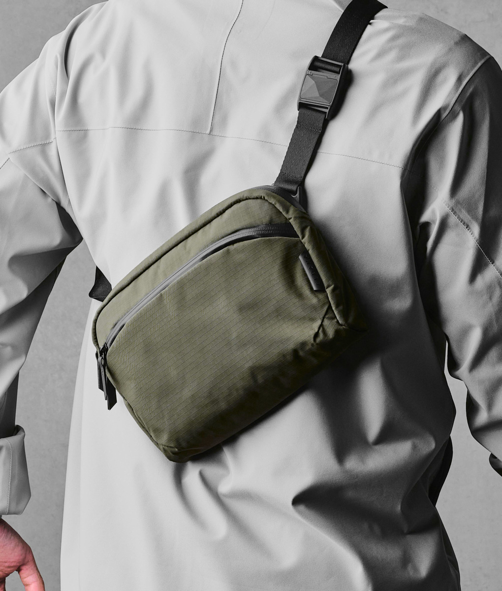 FLIGHT SLING スリングボディバッグ《防水》