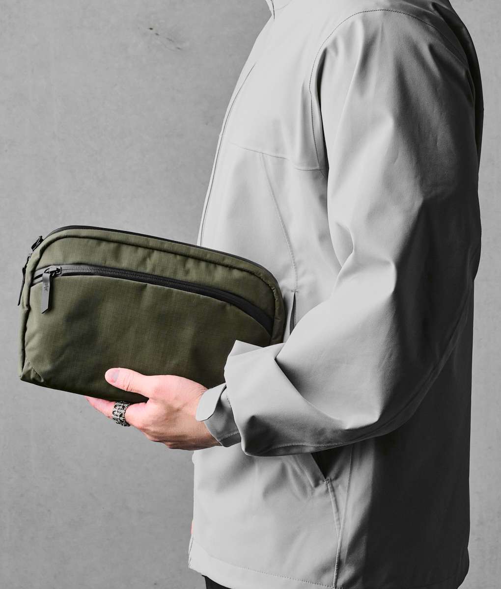 FLIGHT SLING スリングボディバッグ《防水》