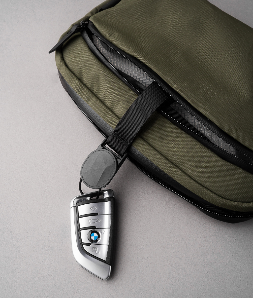 FLIGHT SLING スリングボディバッグ《防水》