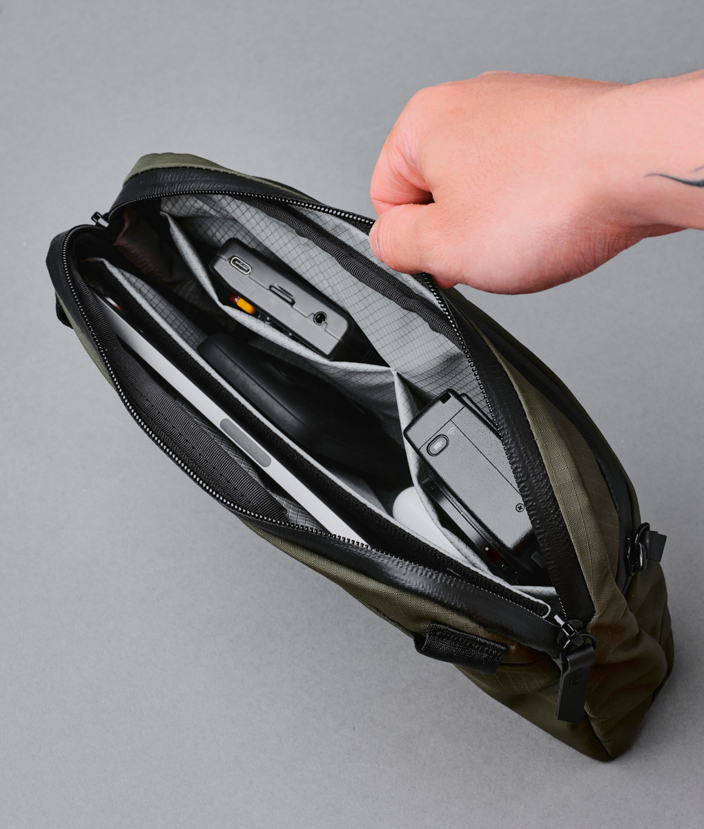 FLIGHT SLING スリングボディバッグ《防水》