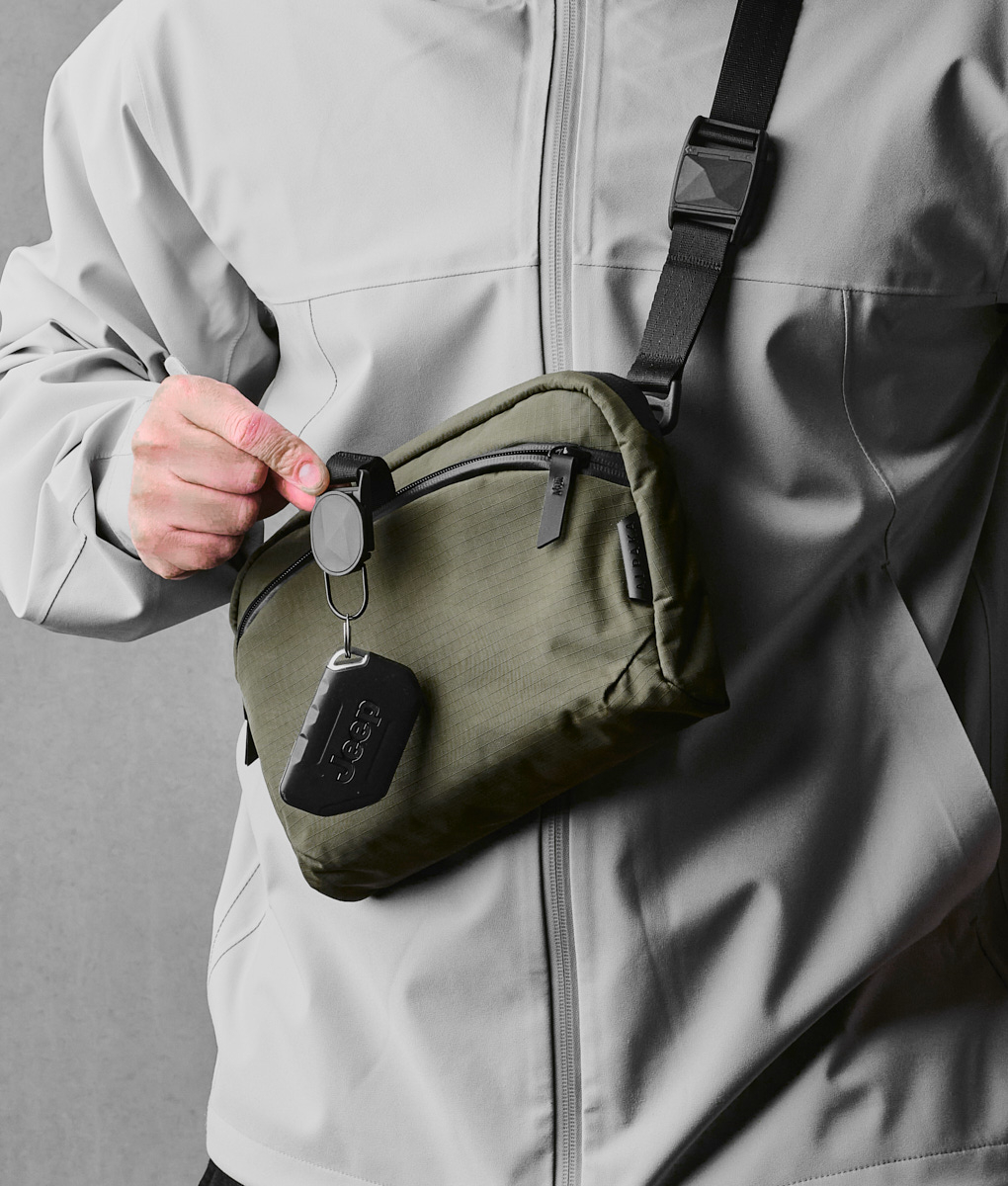 FLIGHT SLING スリングボディバッグ《防水》