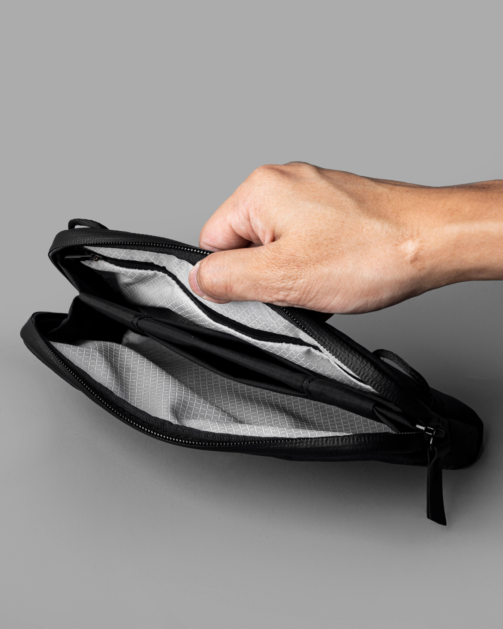 FLIGHT POUCH ショルダーポーチミニバッグ《防水》