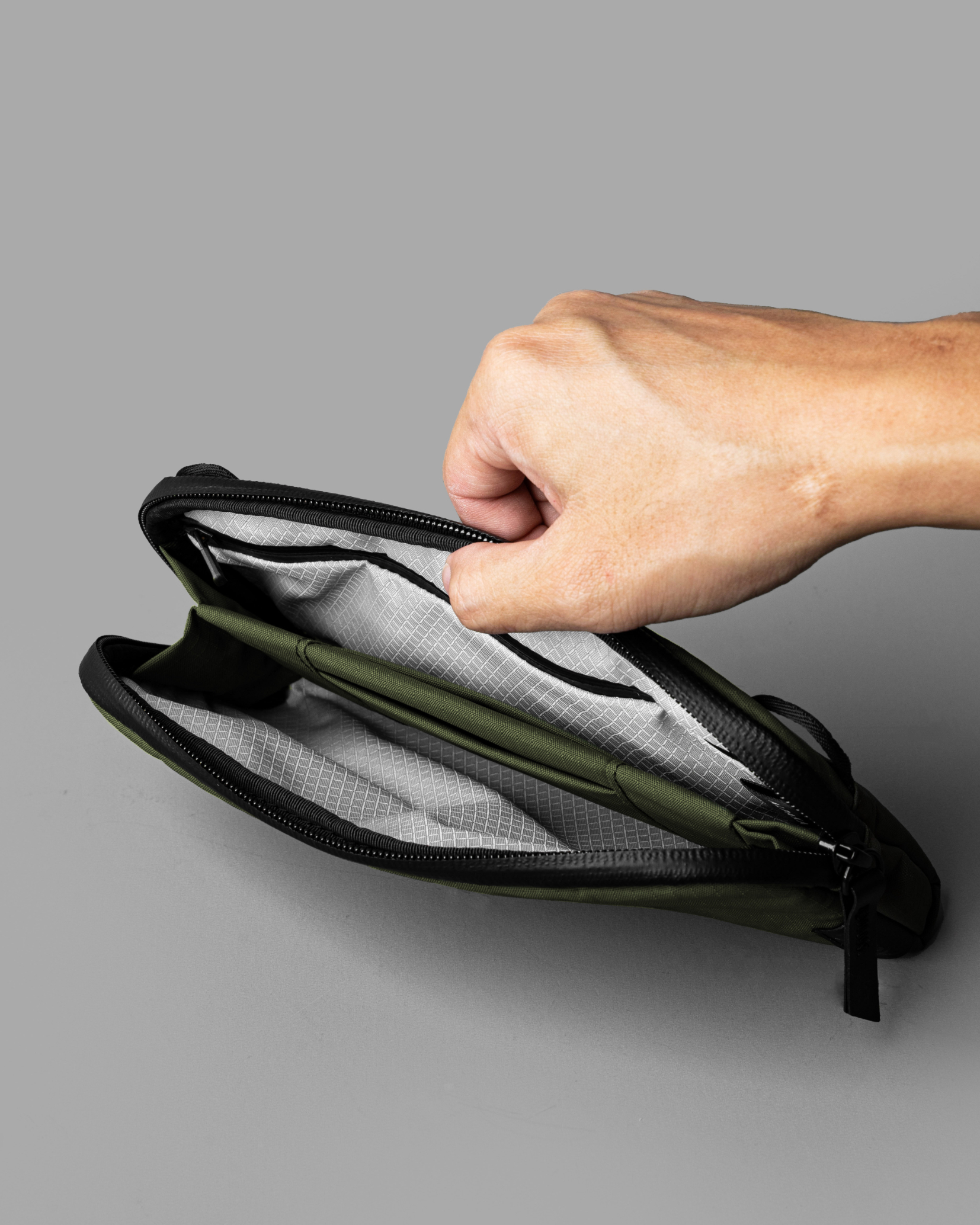 FLIGHT POUCH ショルダーポーチミニバッグ《防水》