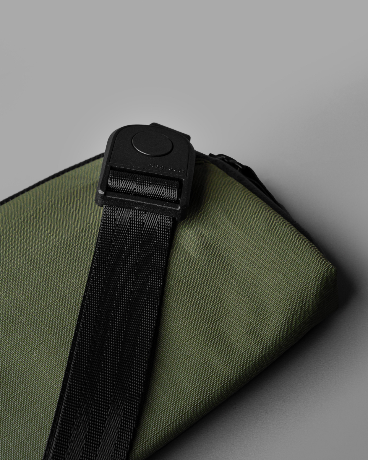 FLIGHT POUCH ショルダーポーチミニバッグ《防水》