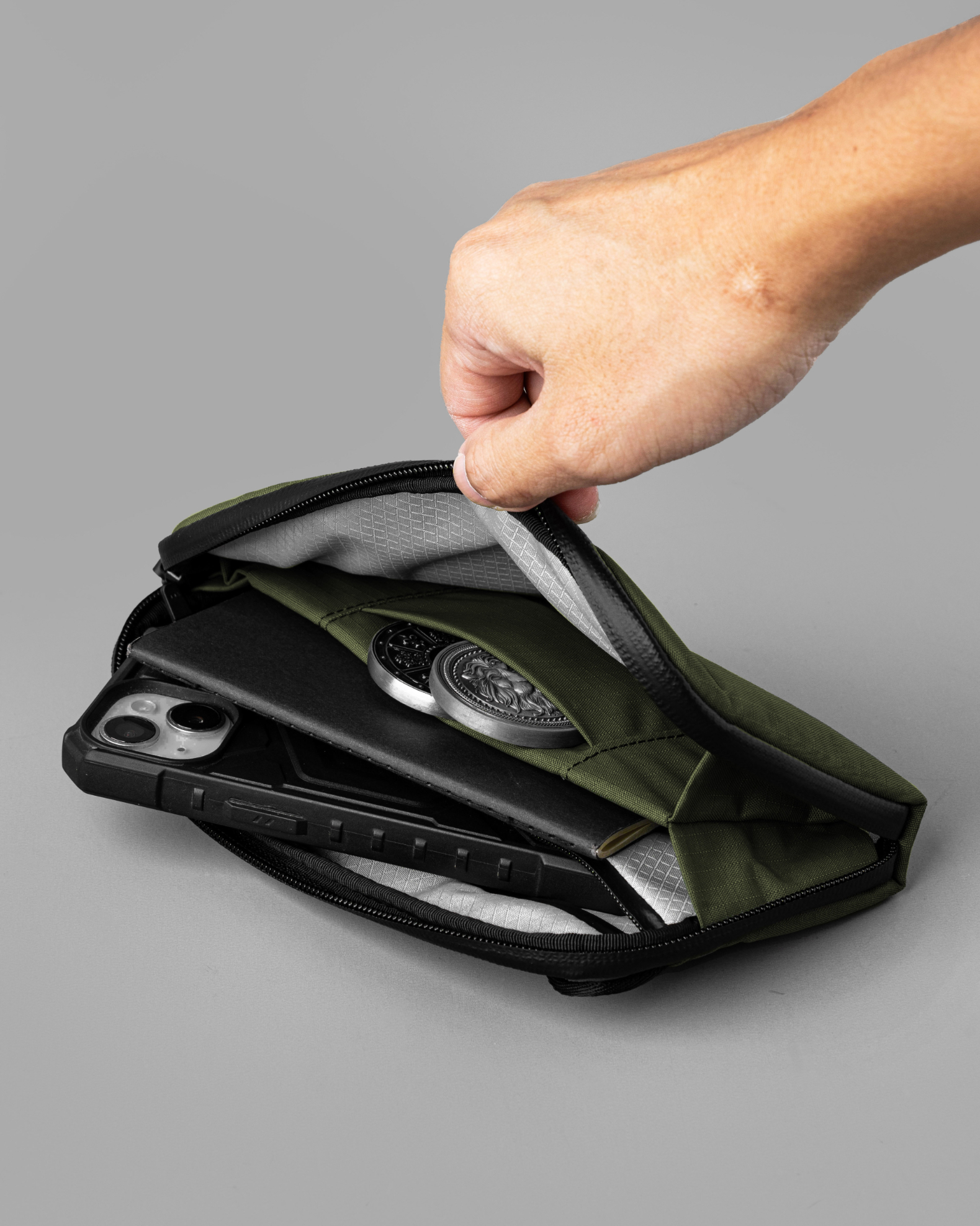 FLIGHT POUCH ショルダーポーチミニバッグ《防水》