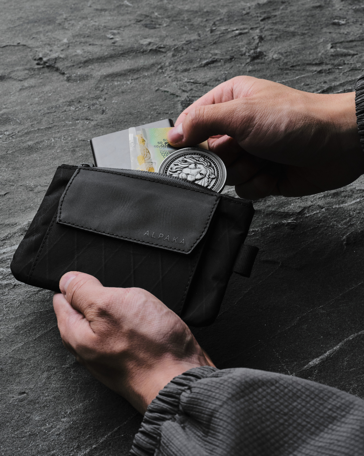 ZIP POUCH COIN コインポーチ