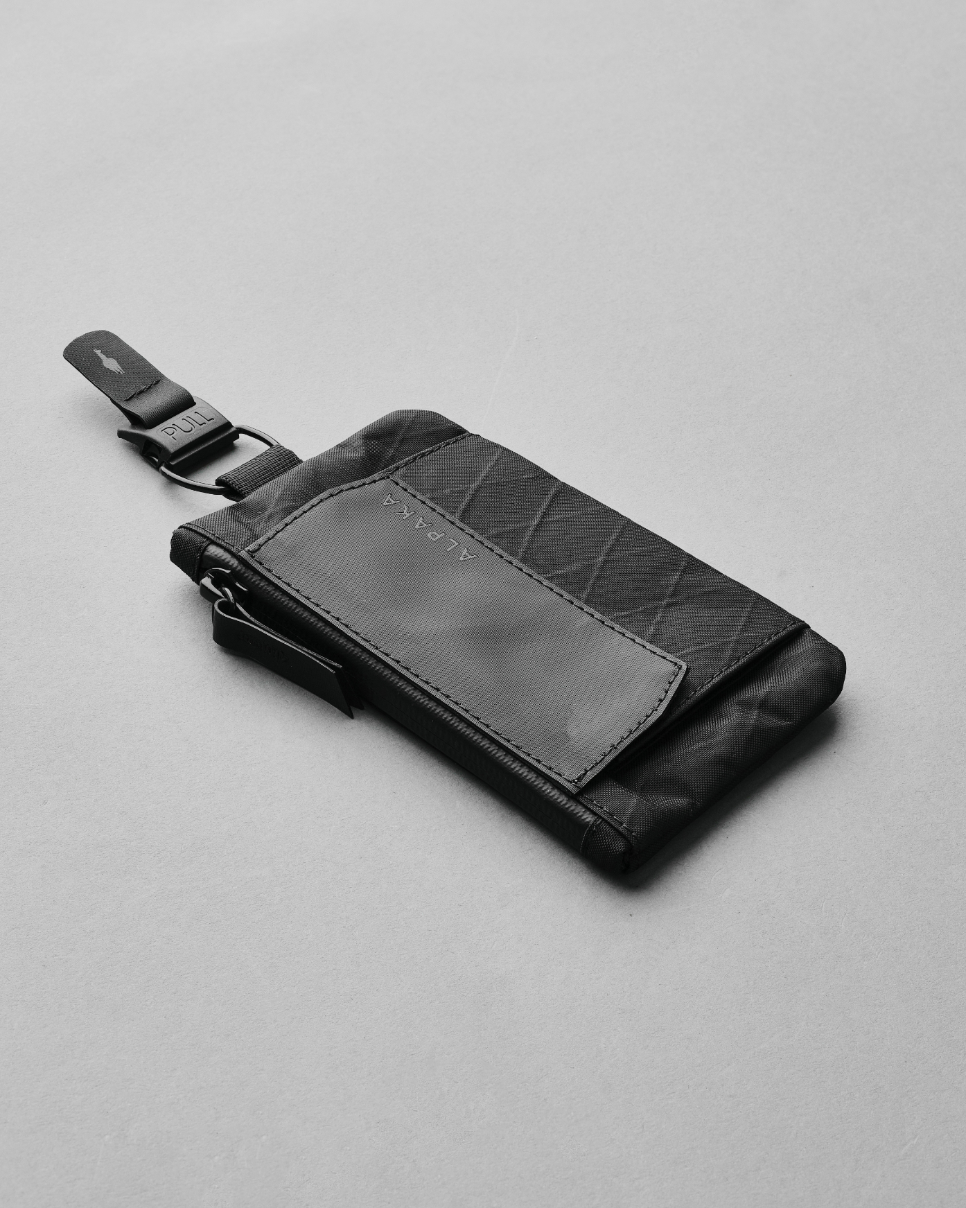 ZIP POUCH COIN コインポーチ