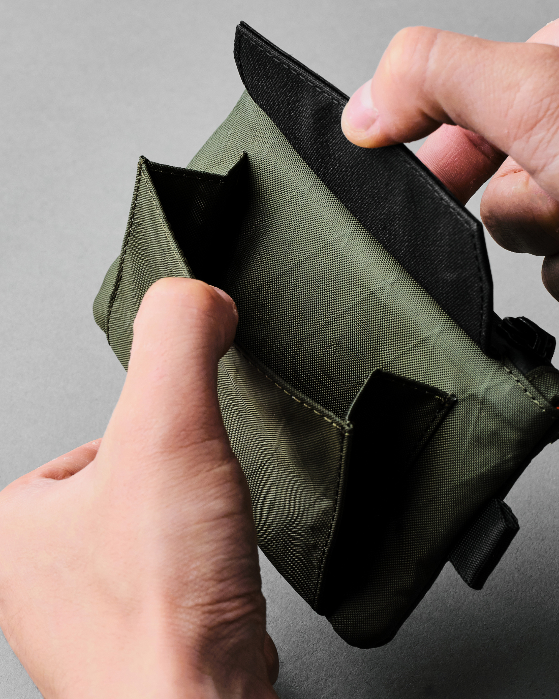 ZIP POUCH COIN コインポーチ