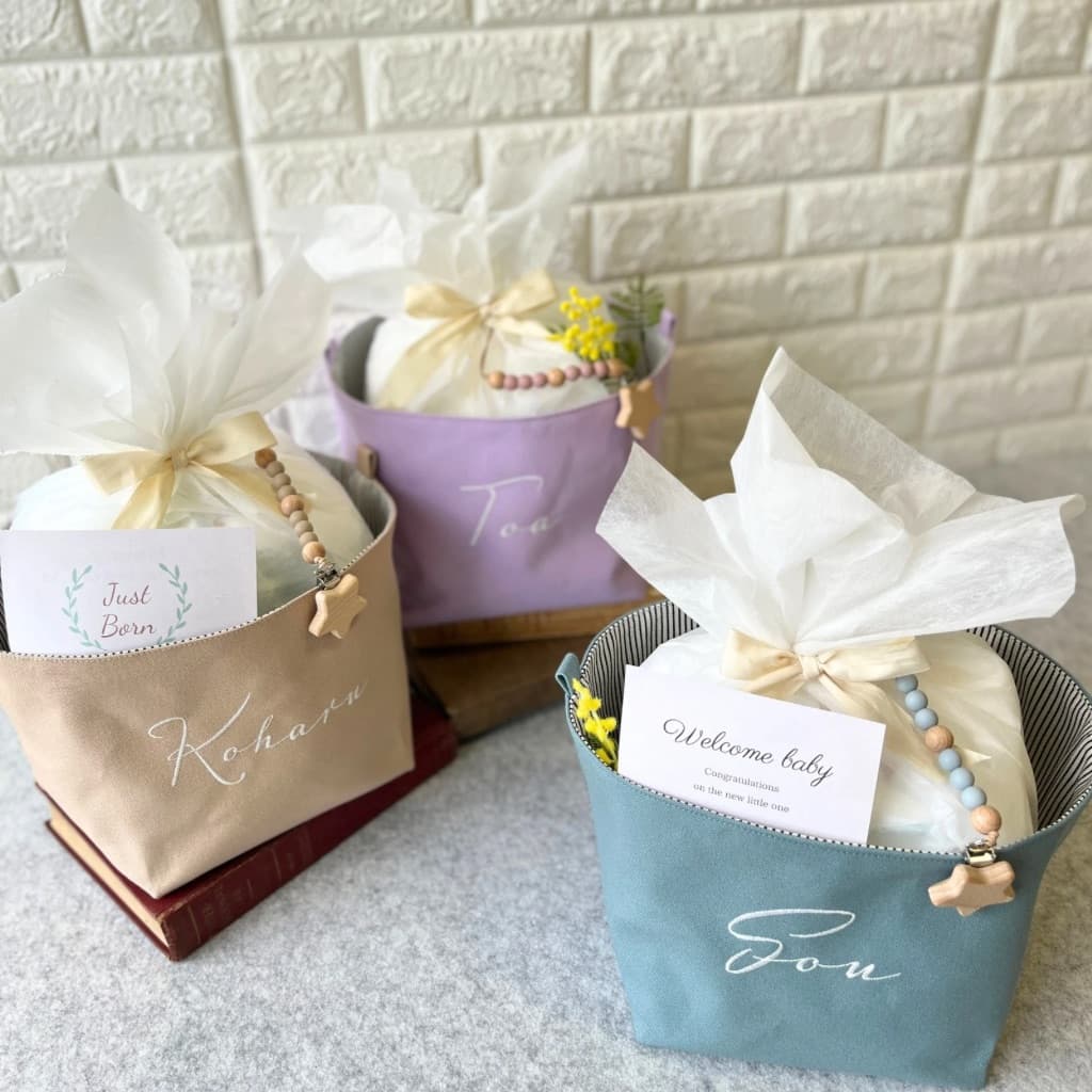 【出産祝いセット・名入れ刺繍】　ベビーストッカー「roco-roco」ベーシックセット