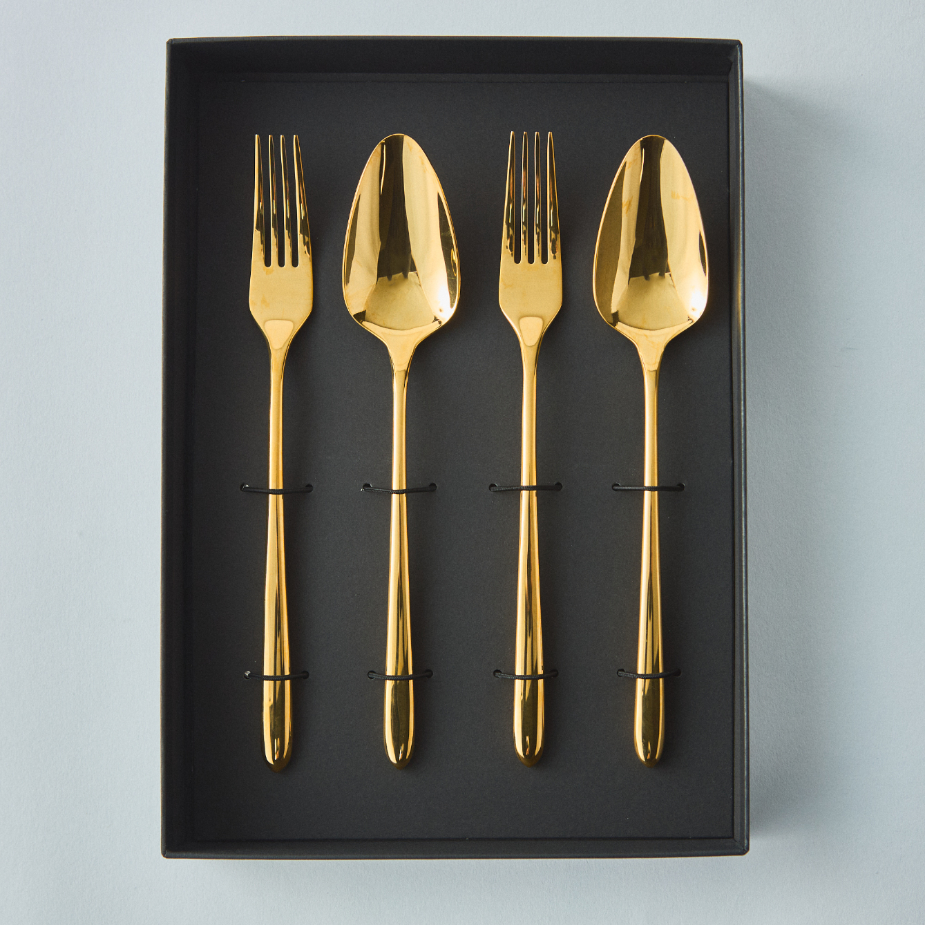 【クチポール】アイレス・マテウス　ミラーゴールドディナーペア4本セット