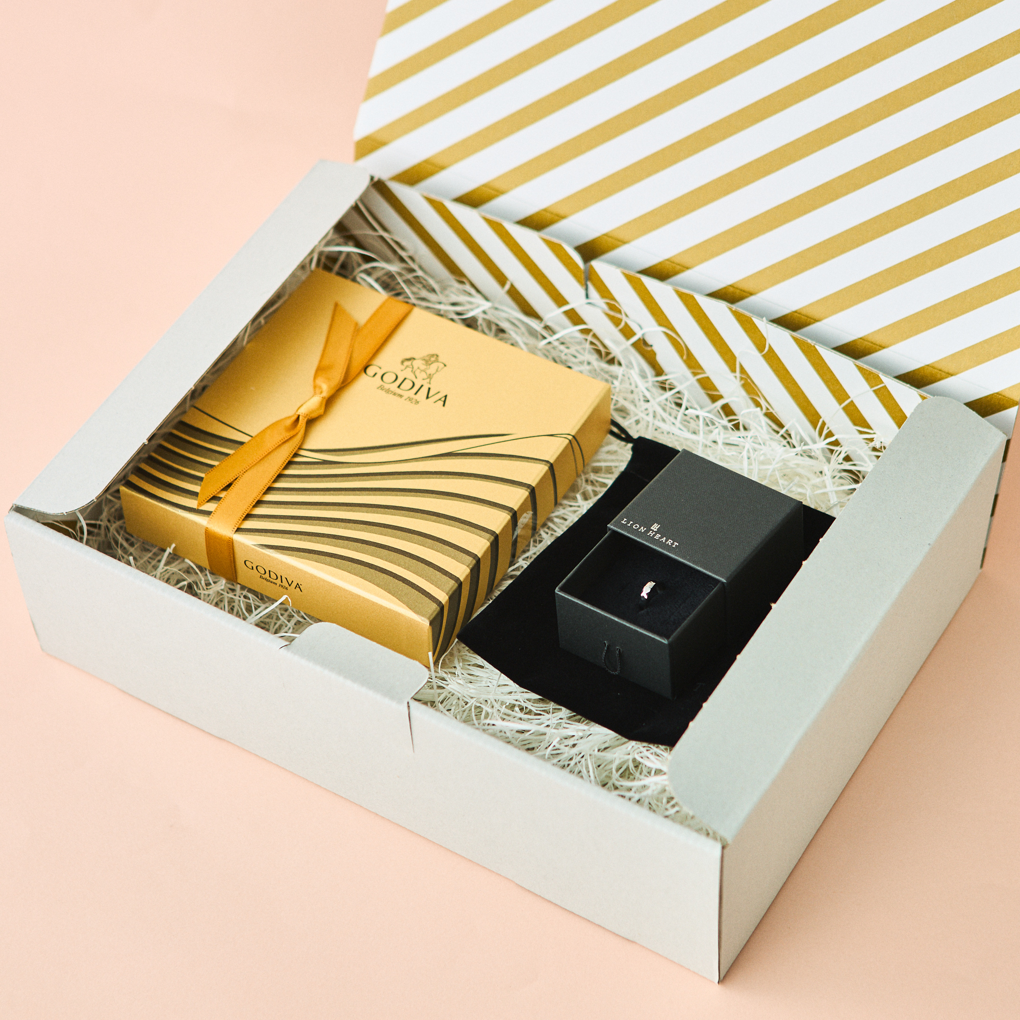 【BOX付】メンズピアス＆ゴディバチョコセット