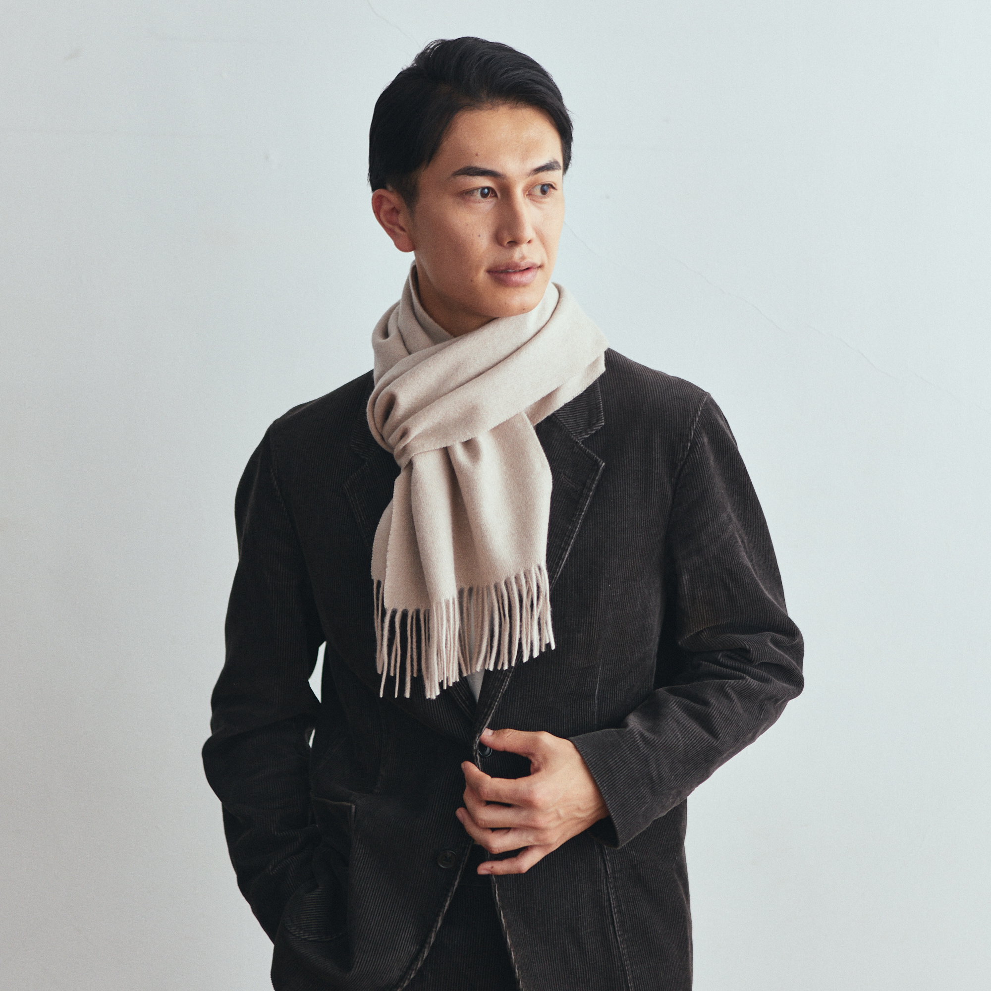 【BOX付】カシミヤ100%マフラーとブーケドゴディバミニハート缶セット