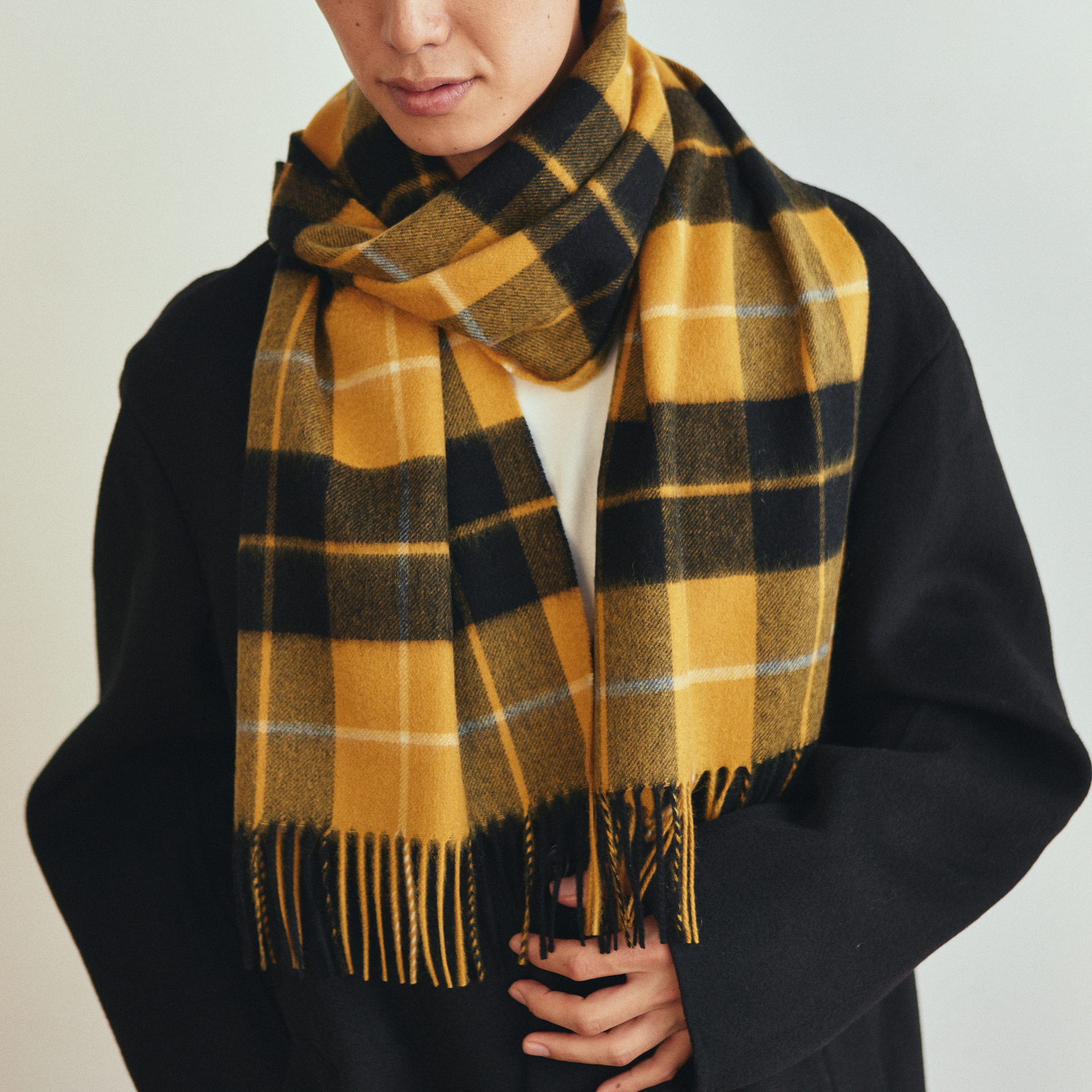 【BOX付】カシミヤ100%マフラーとブーケドゴディバミニハート缶セット