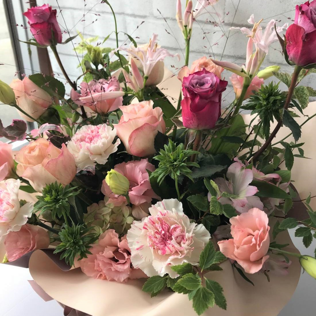 気品のあるピンクで結婚おめでとう