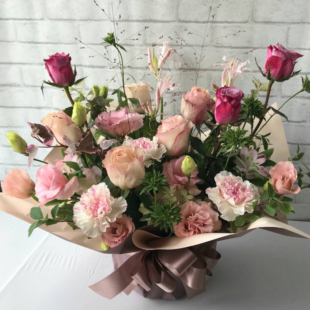気品のあるピンクで結婚おめでとう