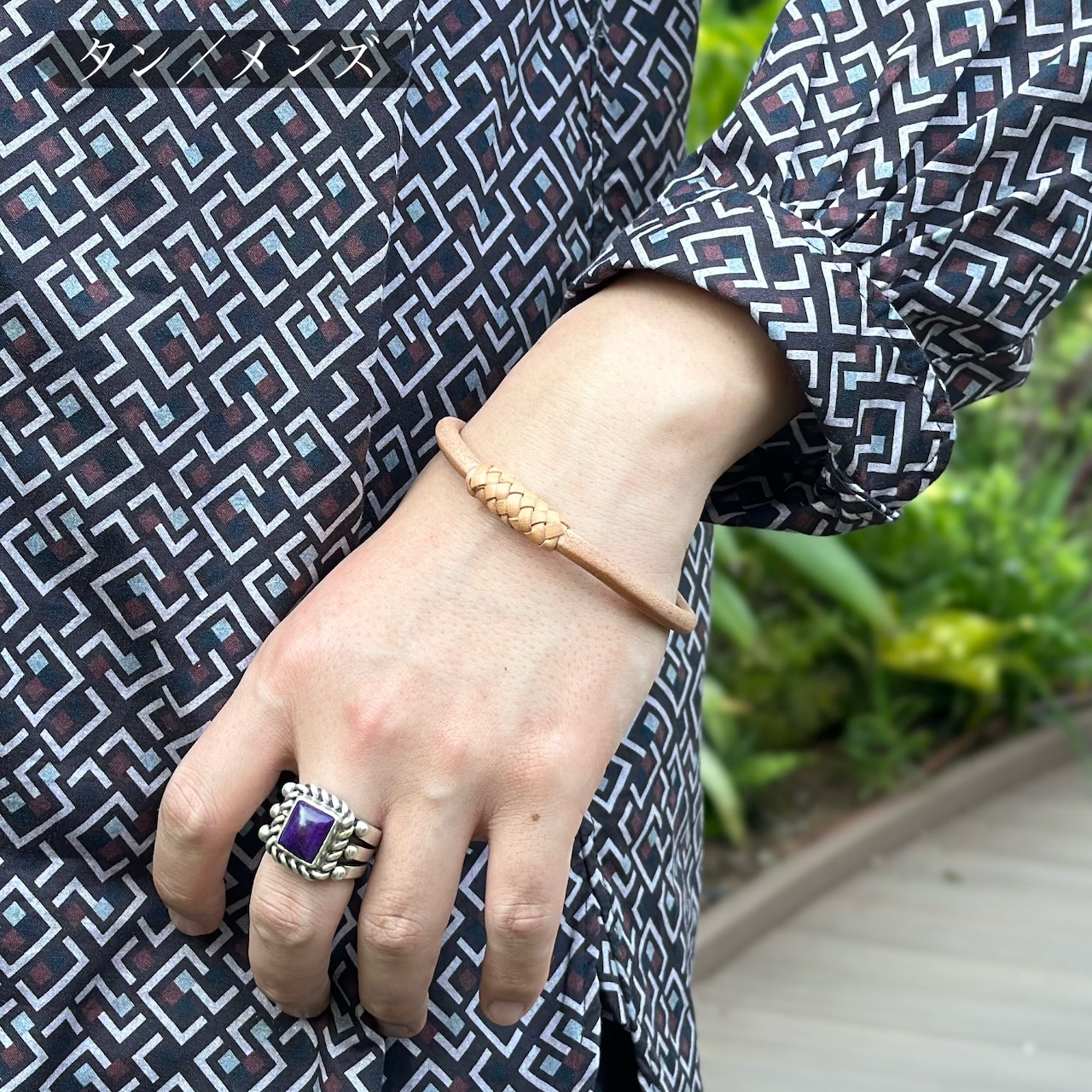 ＜ペアにもおすすめ＞ループブレスレット ４本編みレザービーズ カウハイド